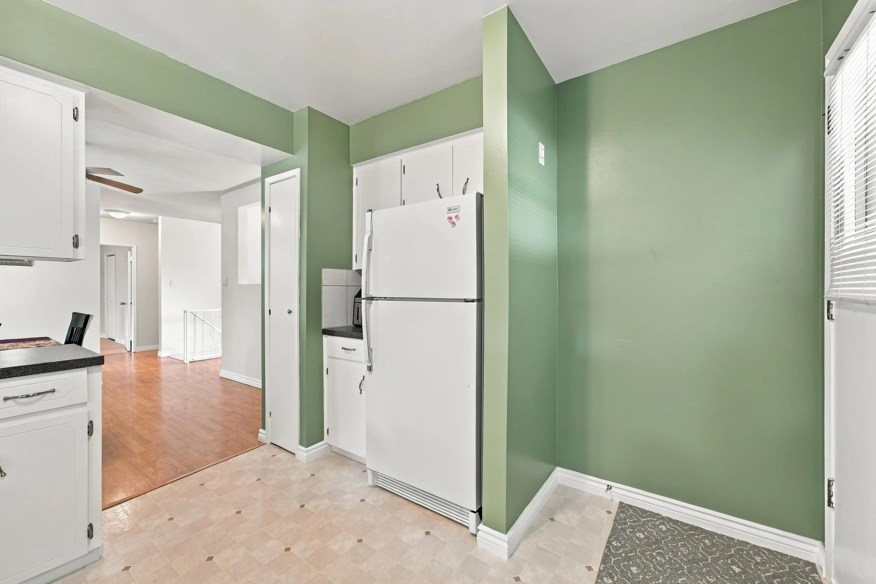 2136 Sherwood Crescent
