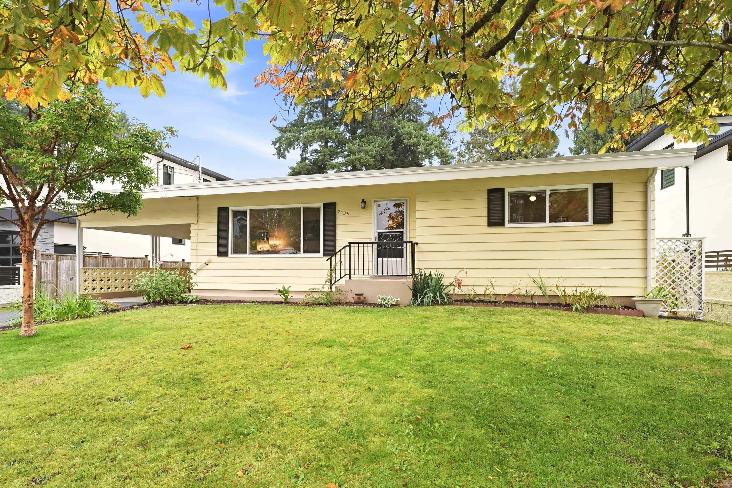 2136 Sherwood Crescent