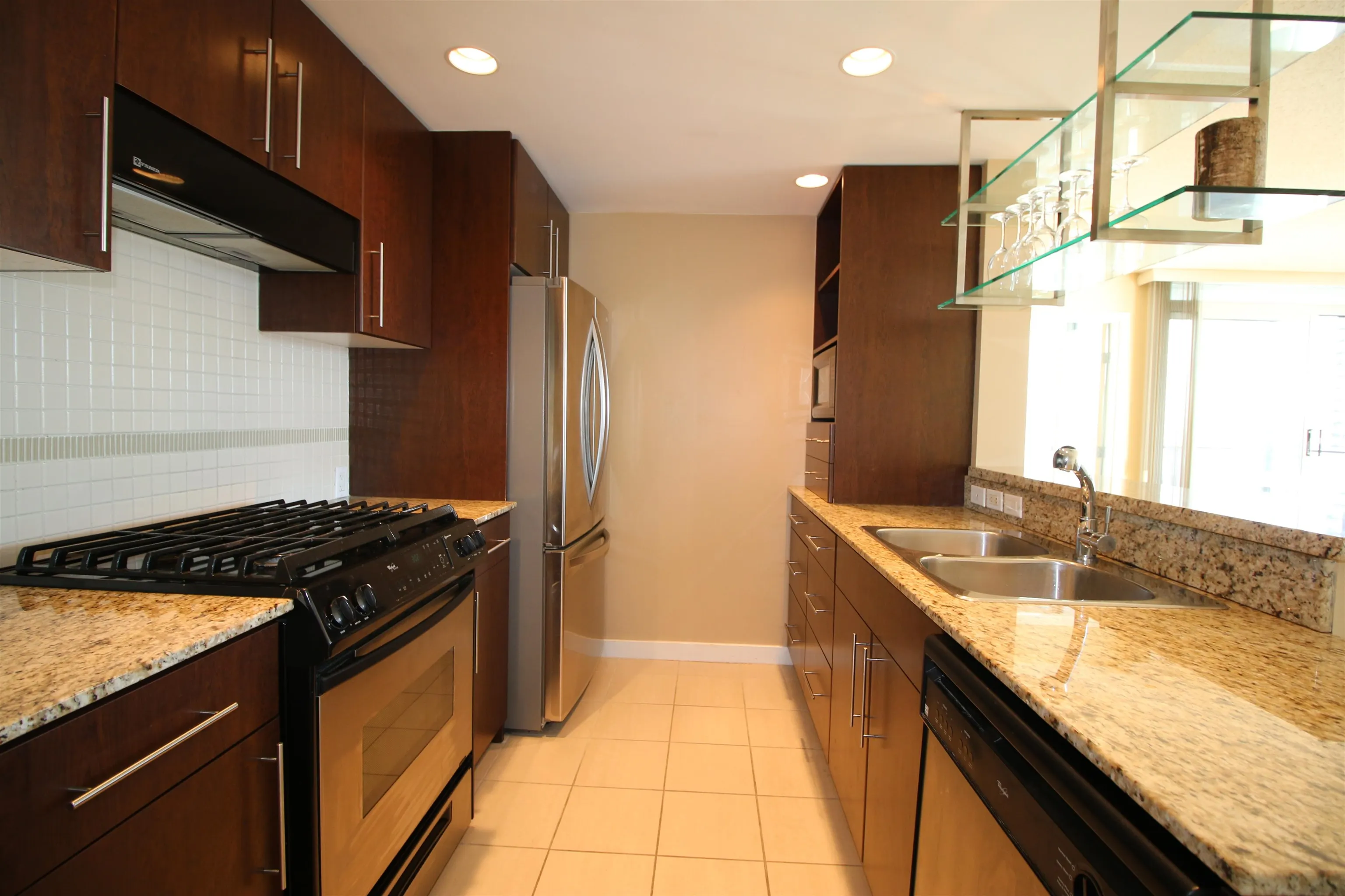 583 Beach Crescent #1606