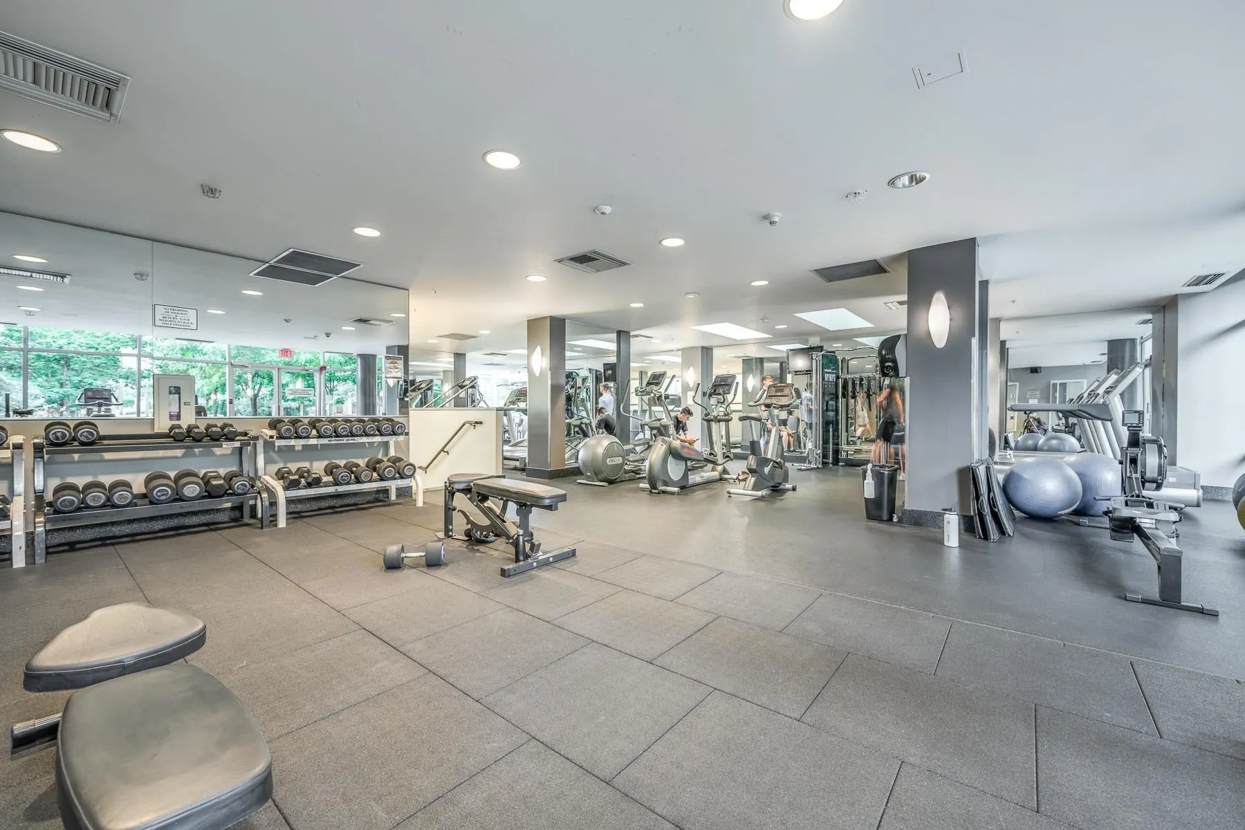 583 Beach Crescent #1606