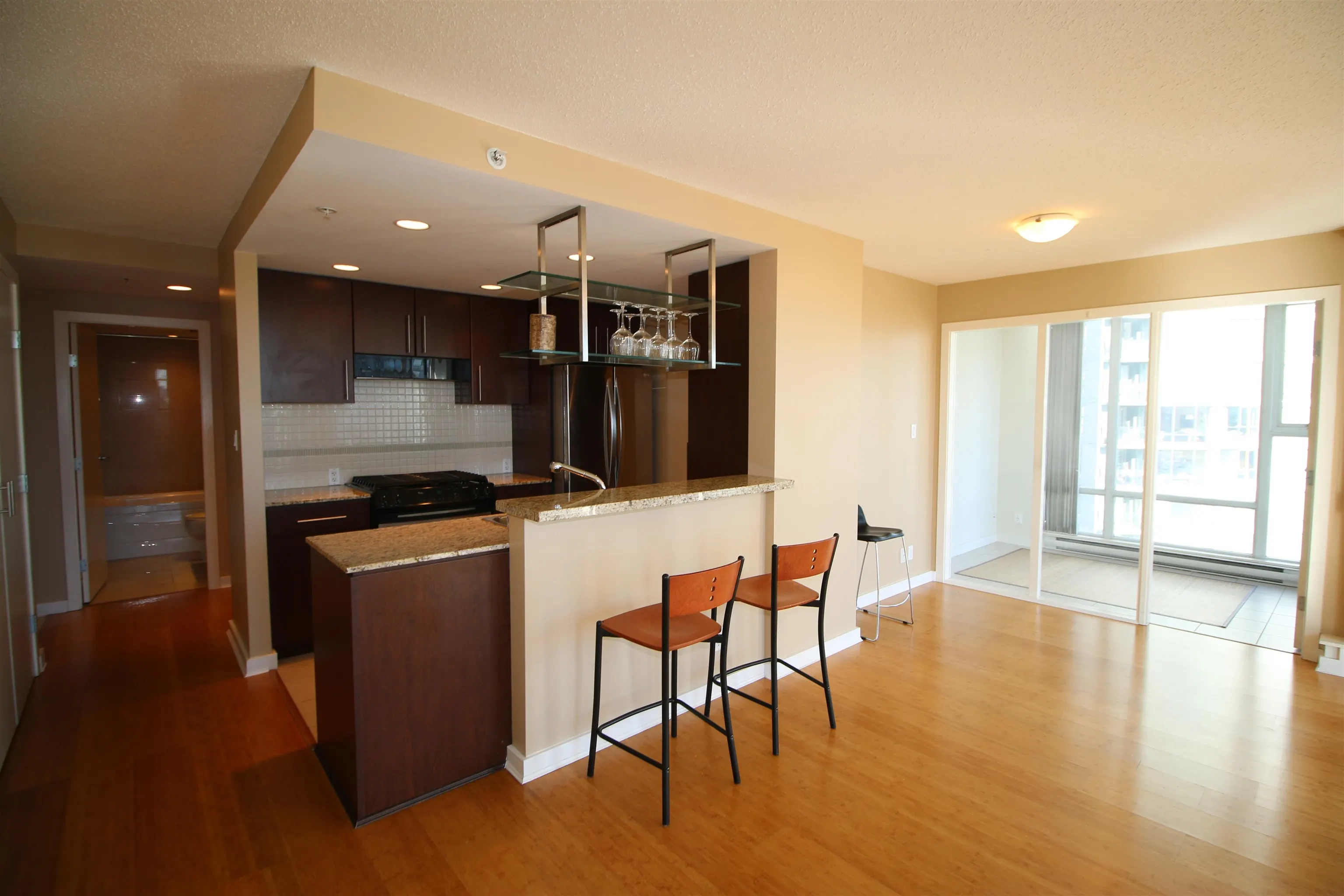 583 Beach Crescent #1606