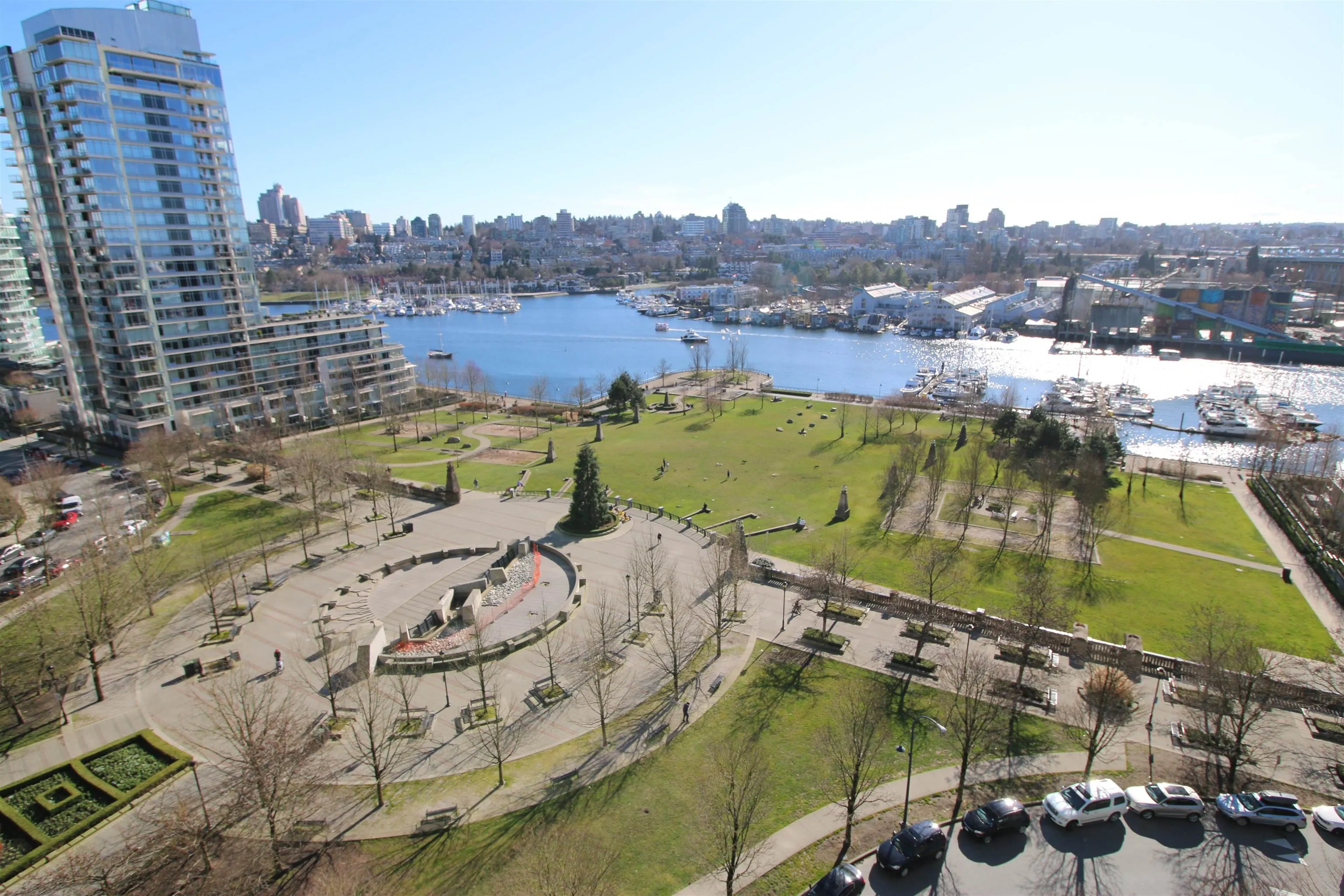 583 Beach Crescent #1606