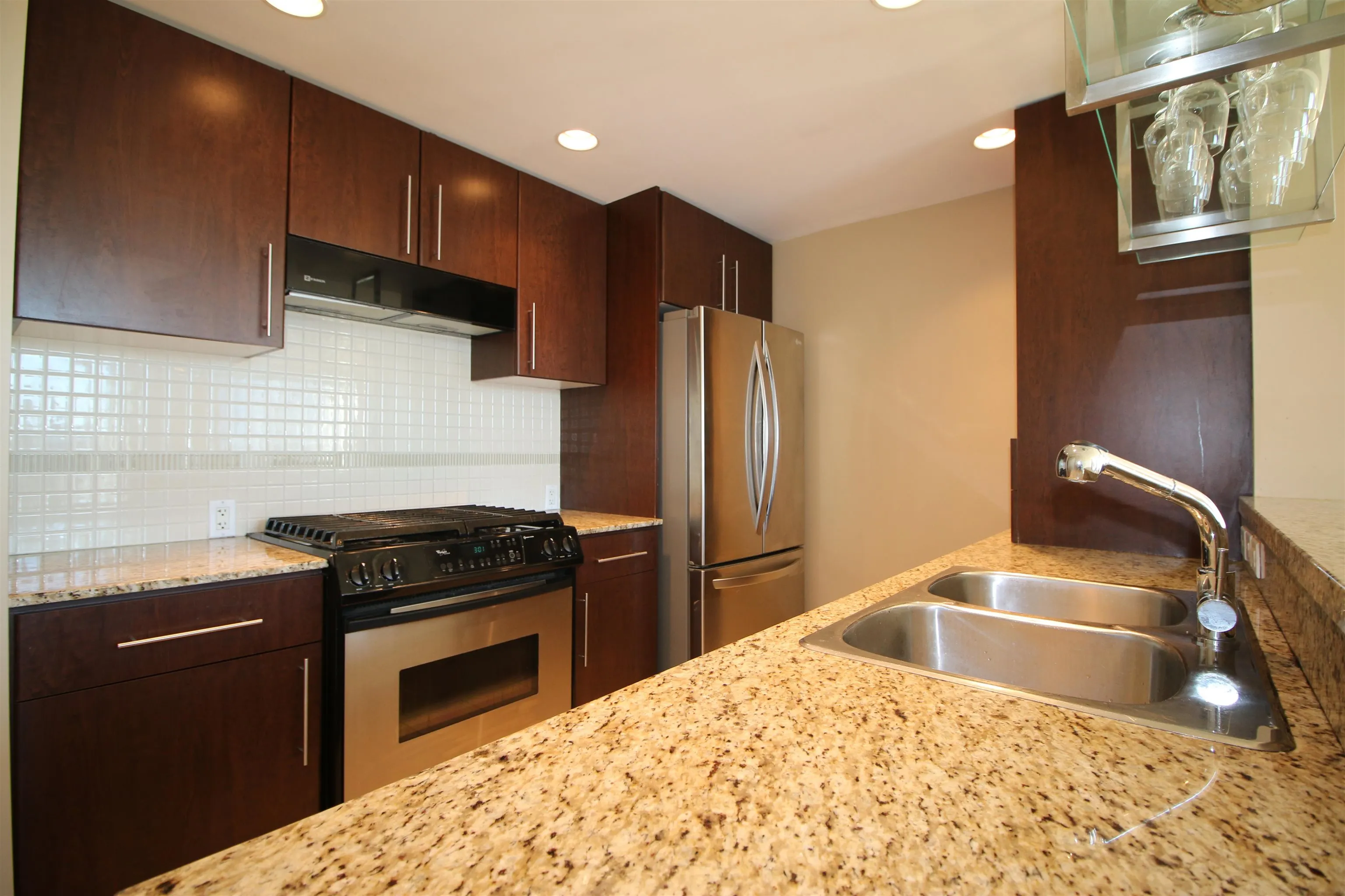583 Beach Crescent #1606
