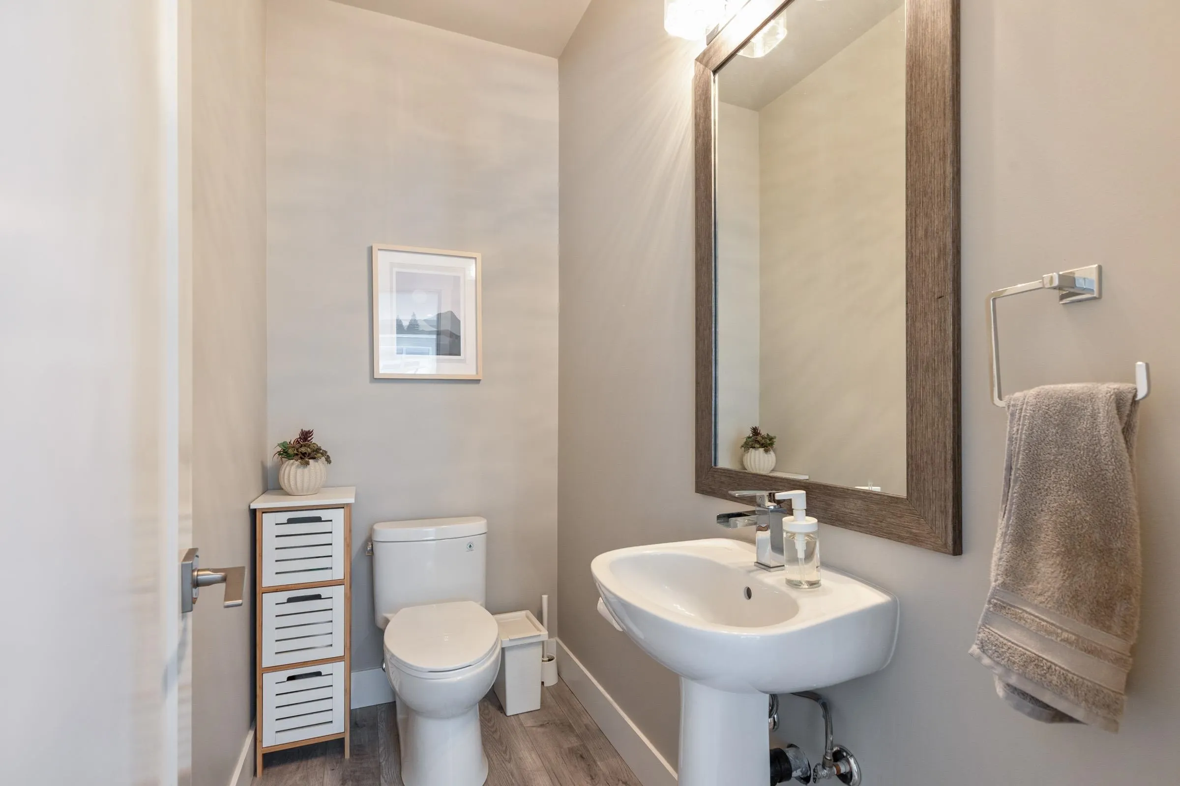 16488 64 Avenue #208