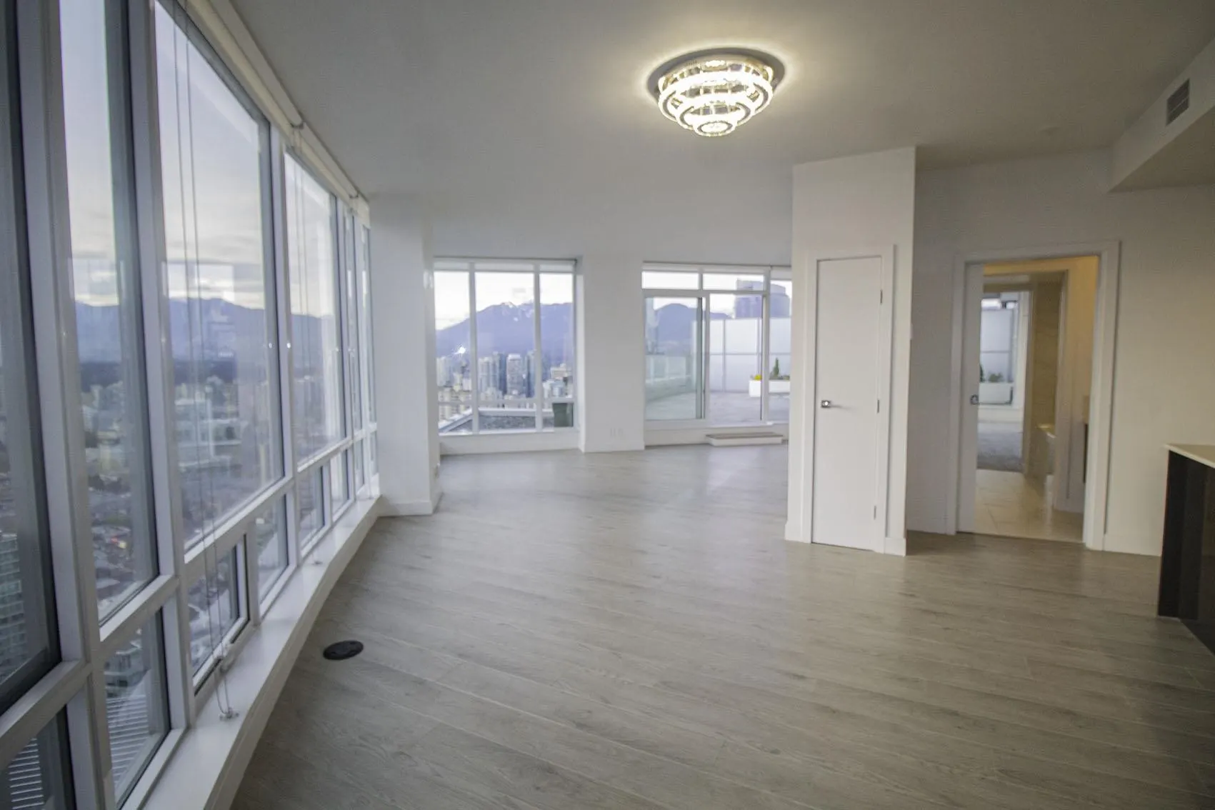 1283 Howe Street #4104
