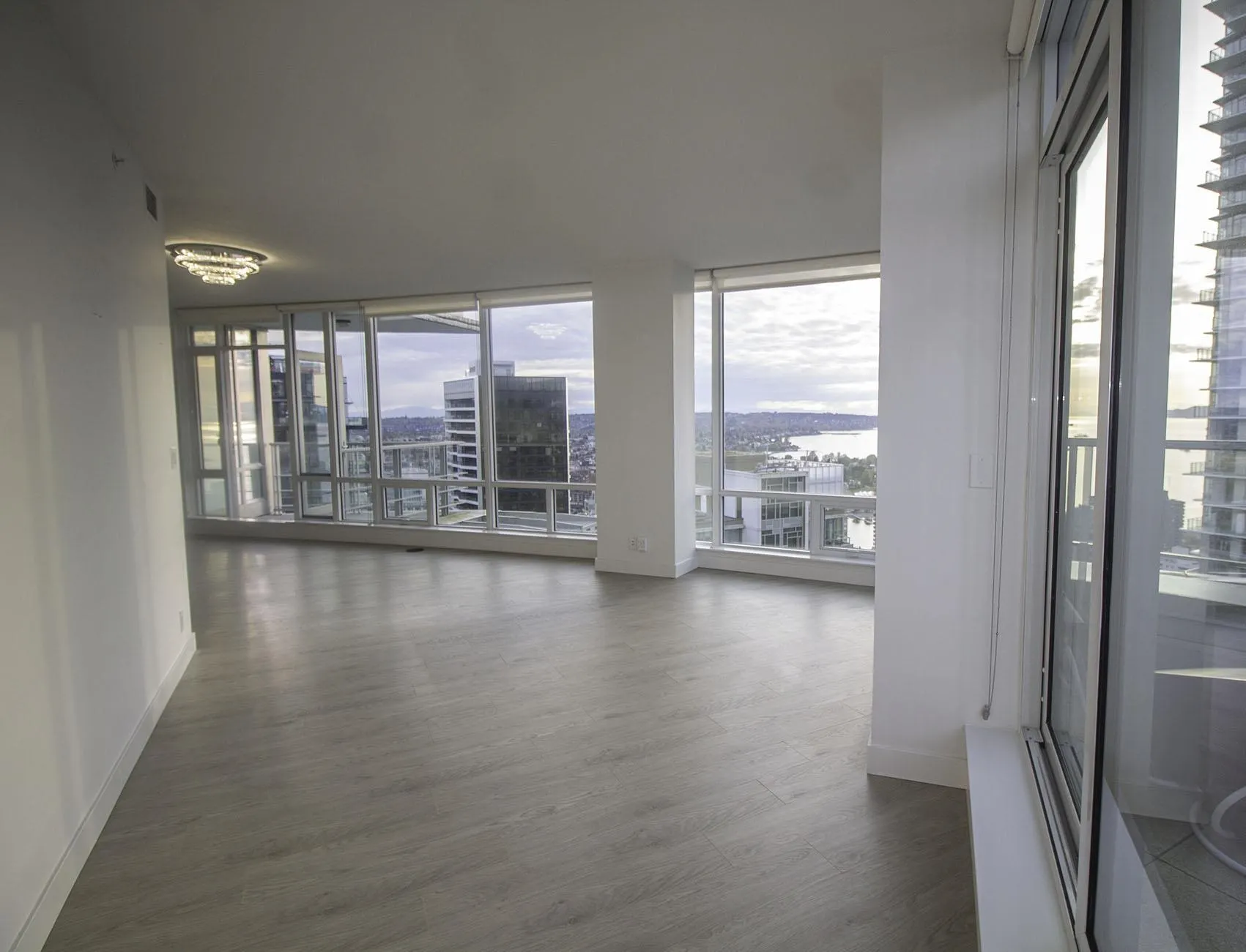 1283 Howe Street #4104
