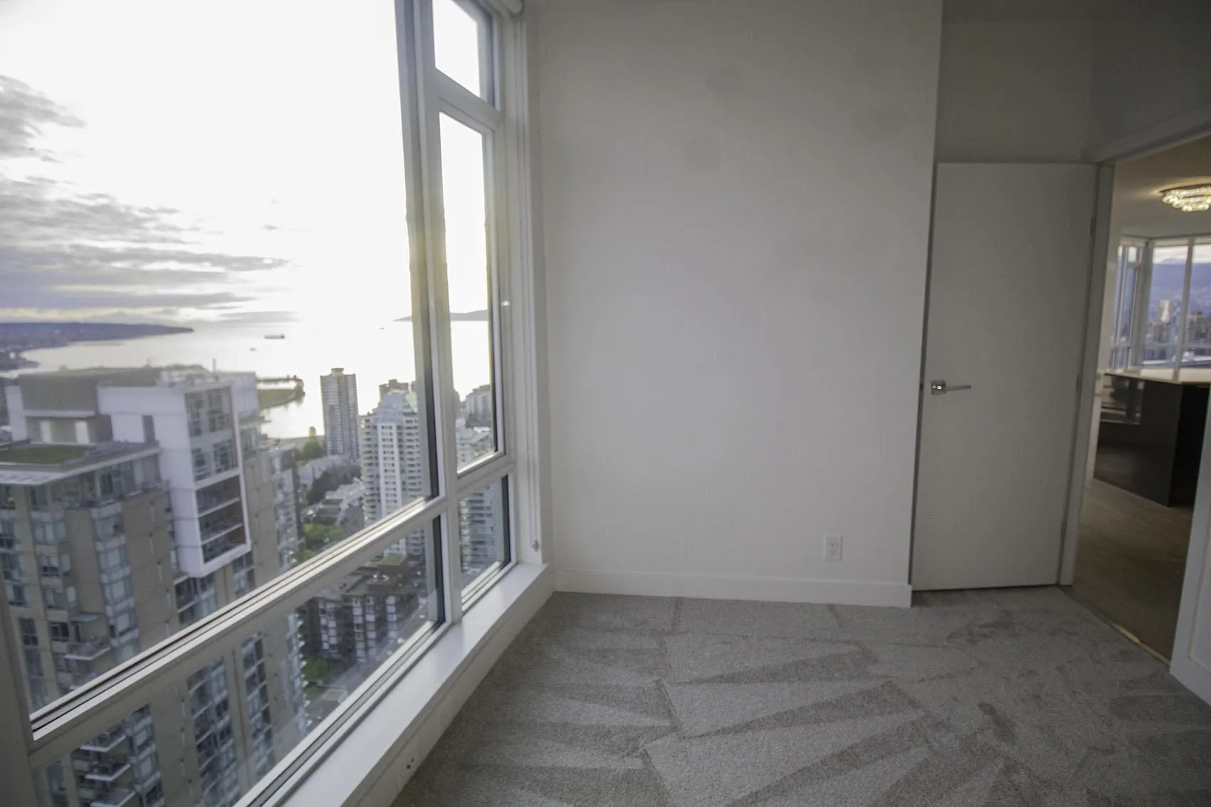 1283 Howe Street #4104