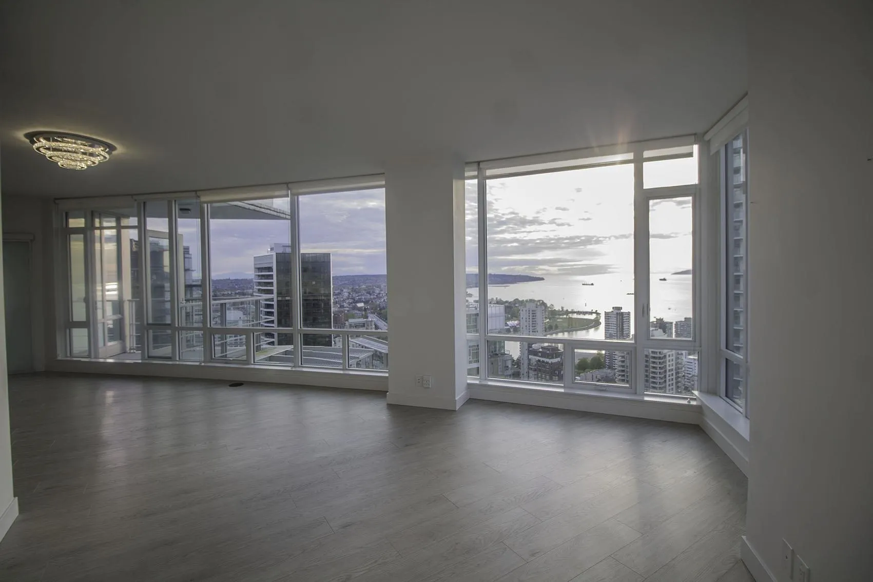1283 Howe Street #4104