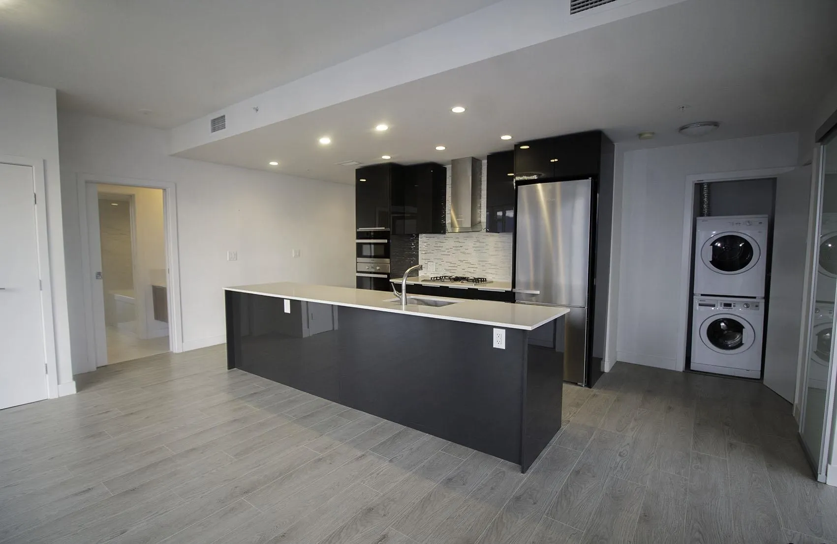 1283 Howe Street #4104