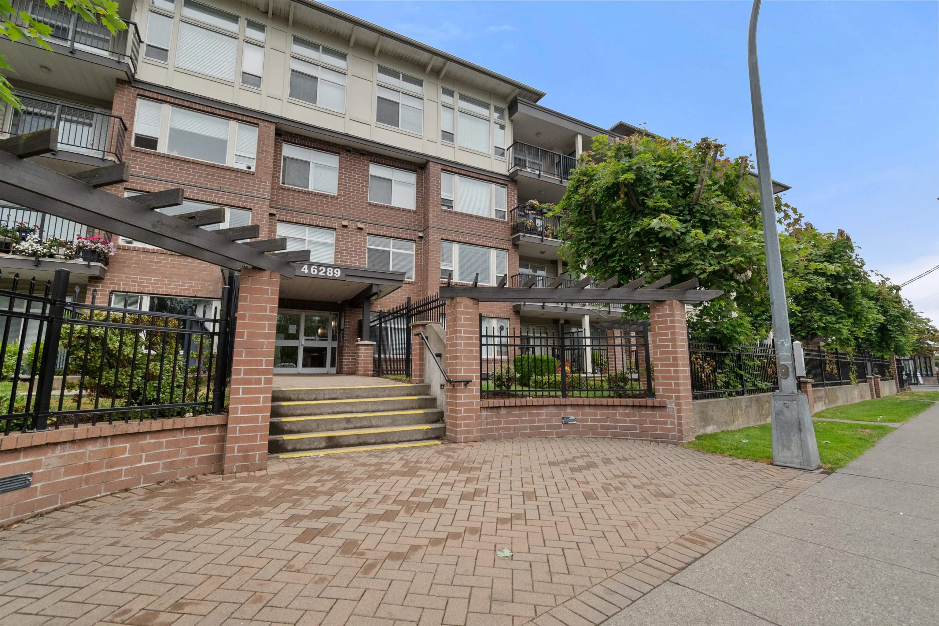 46289 Yale Road #206