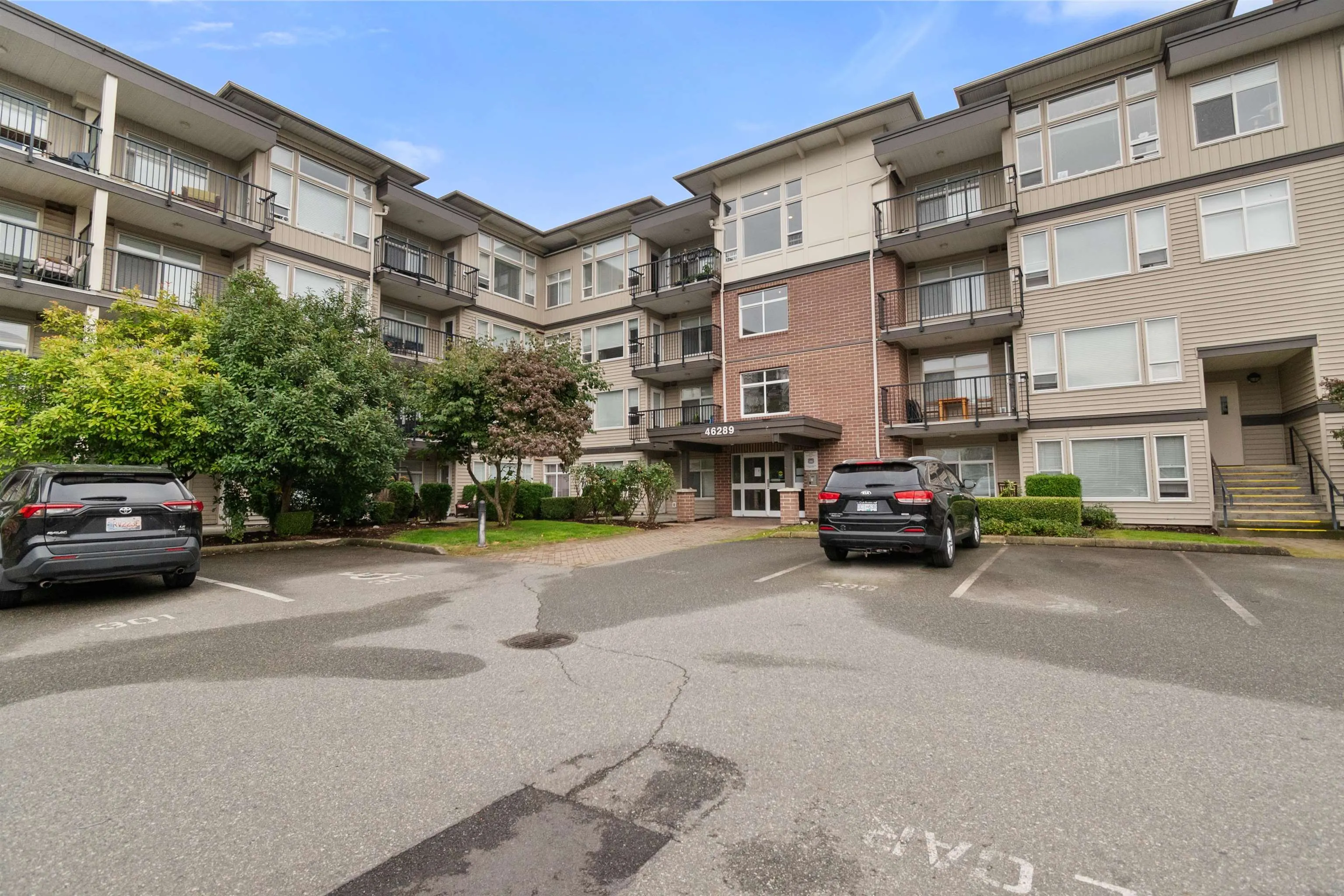 46289 Yale Road #206
