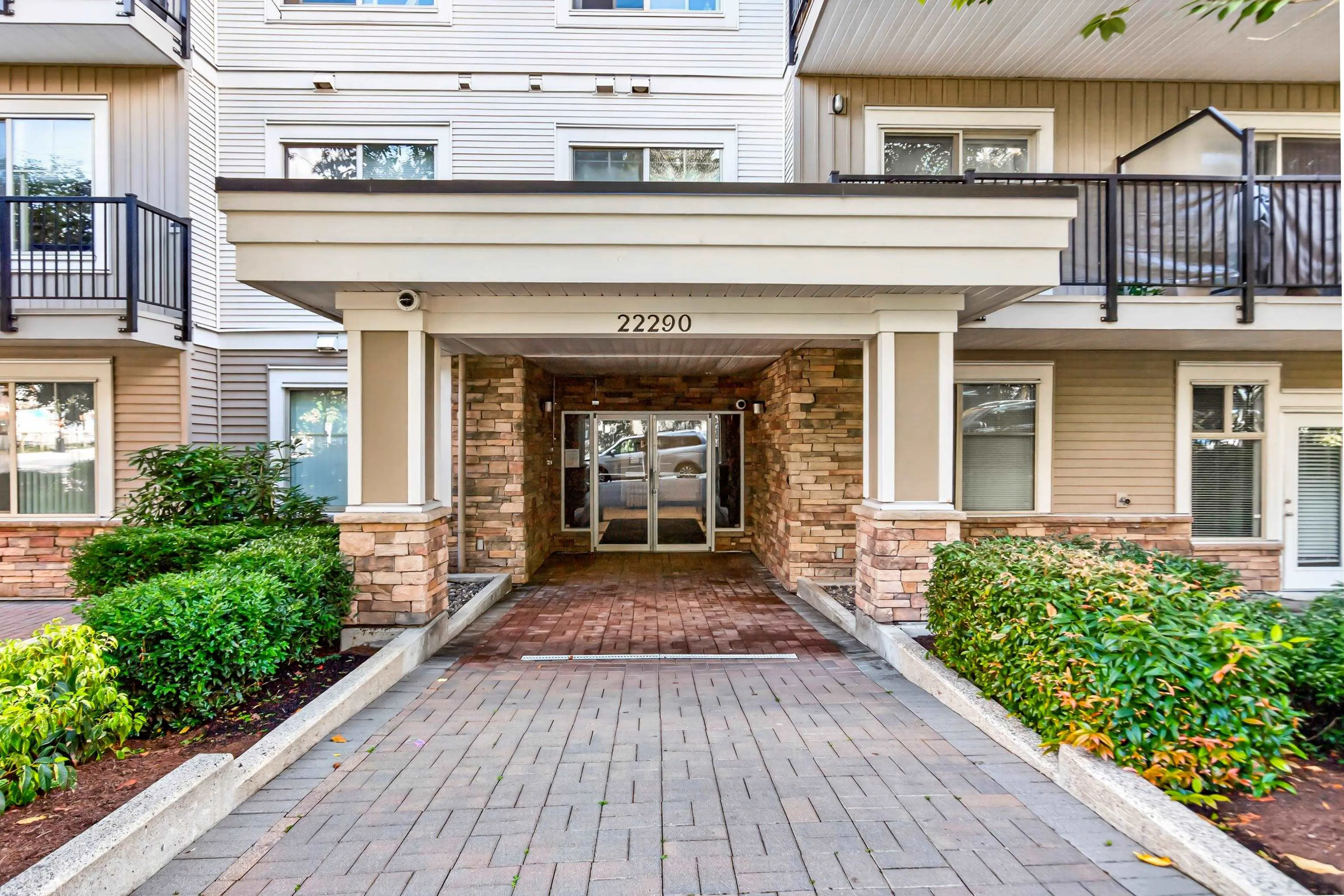 22290 North Avenue #210