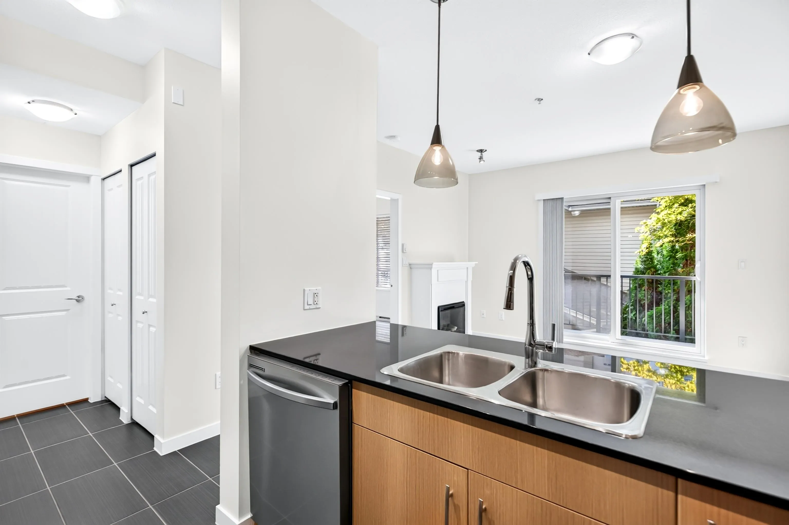 22290 North Avenue #210