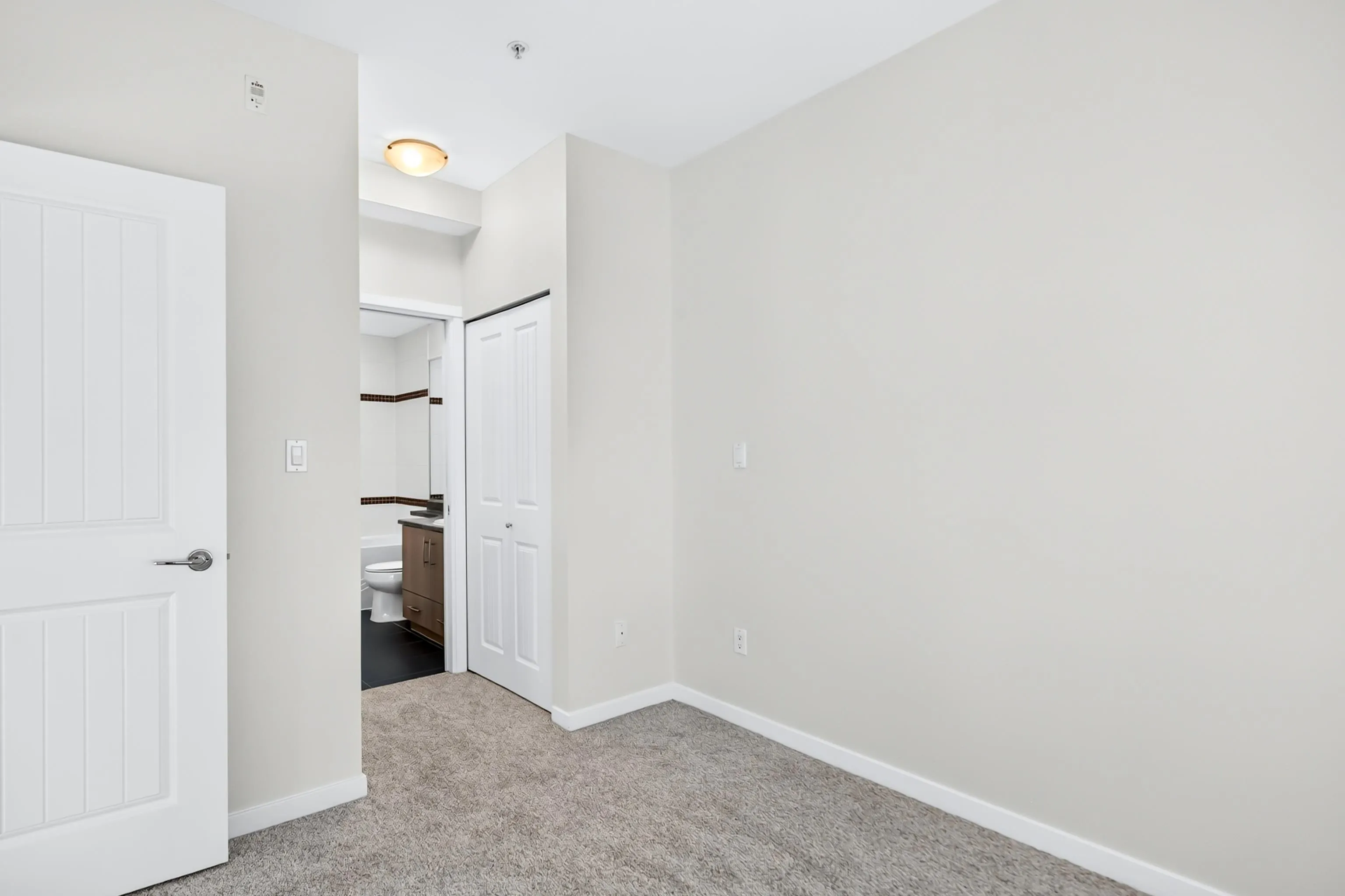 22290 North Avenue #210