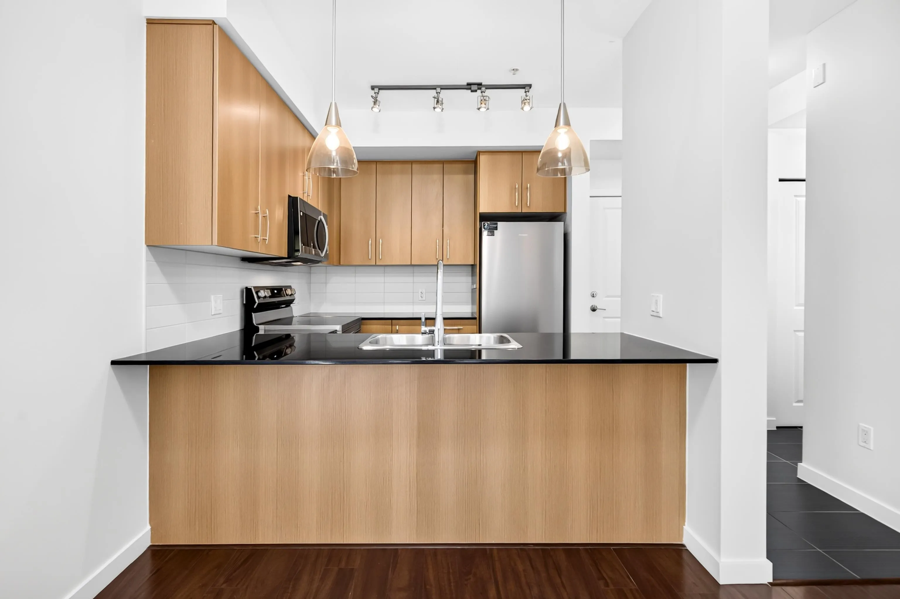 22290 North Avenue #210
