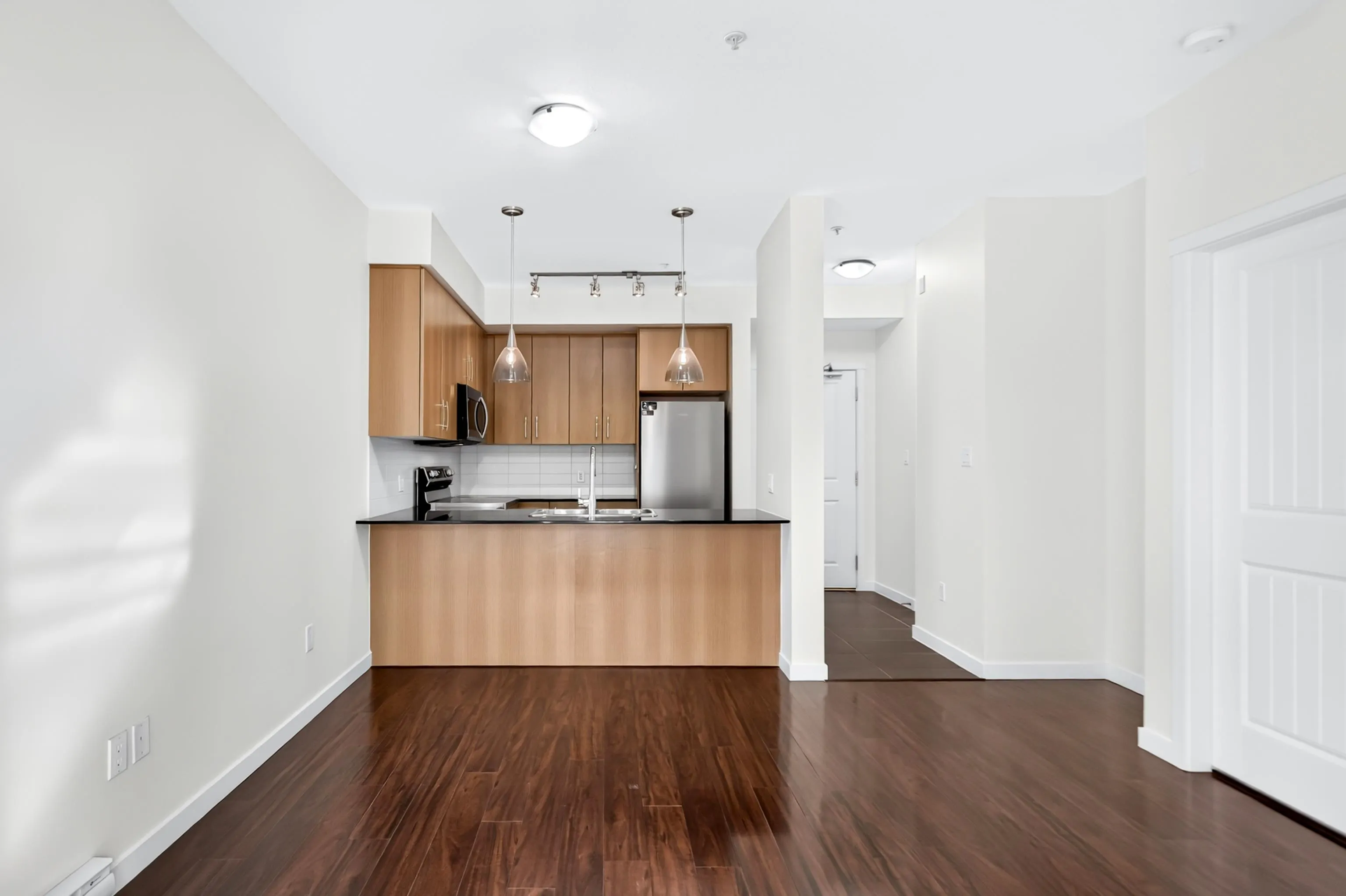 22290 North Avenue #210
