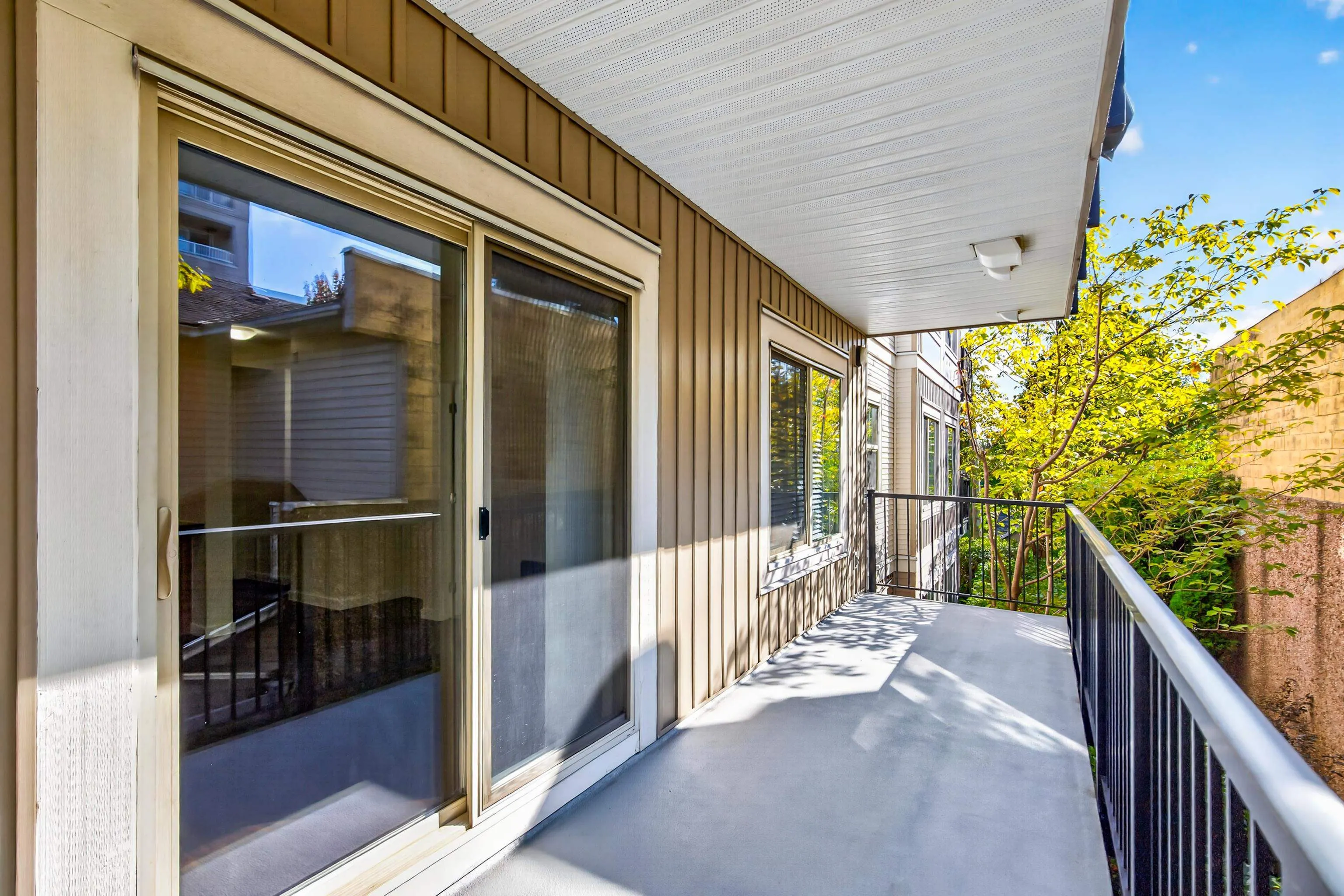 22290 North Avenue #210