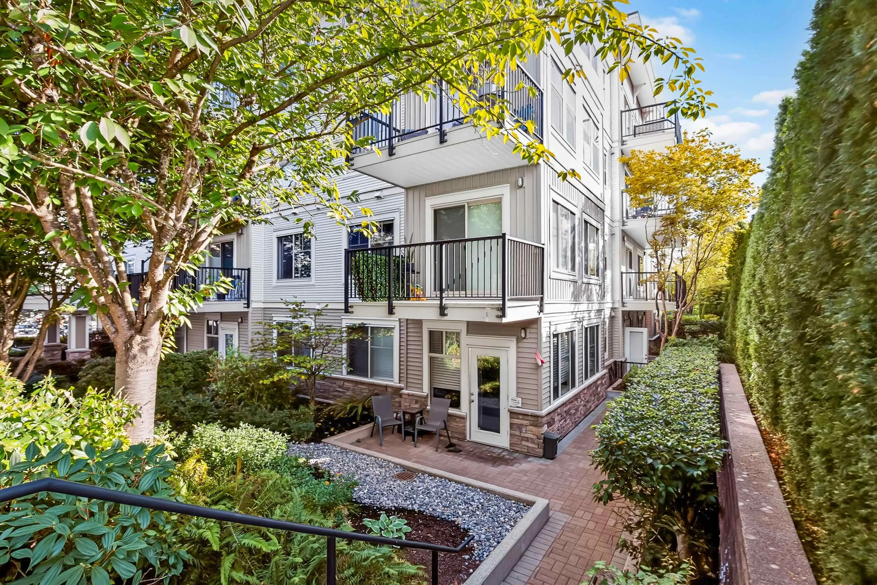 22290 North Avenue #210