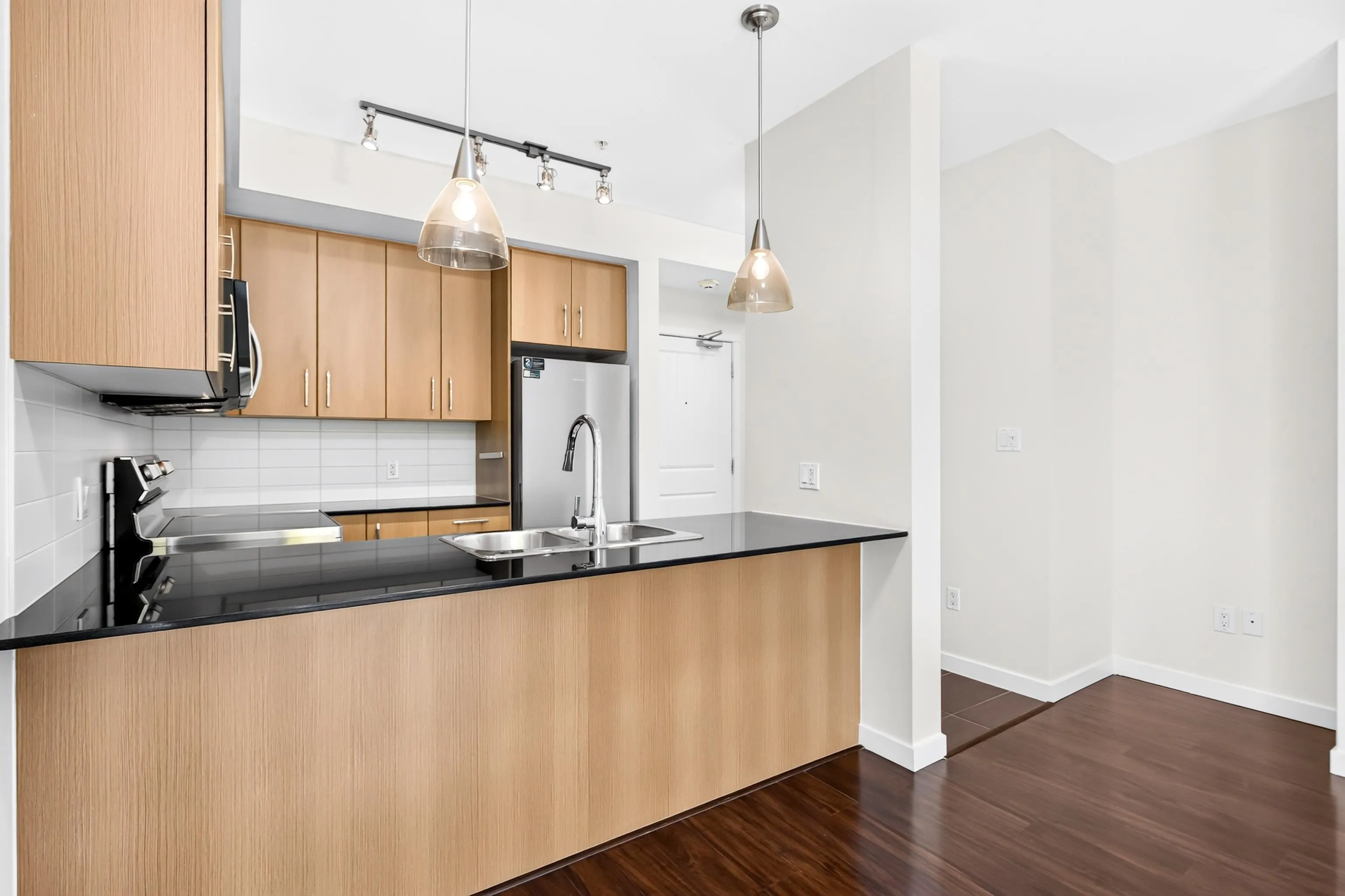 22290 North Avenue #210