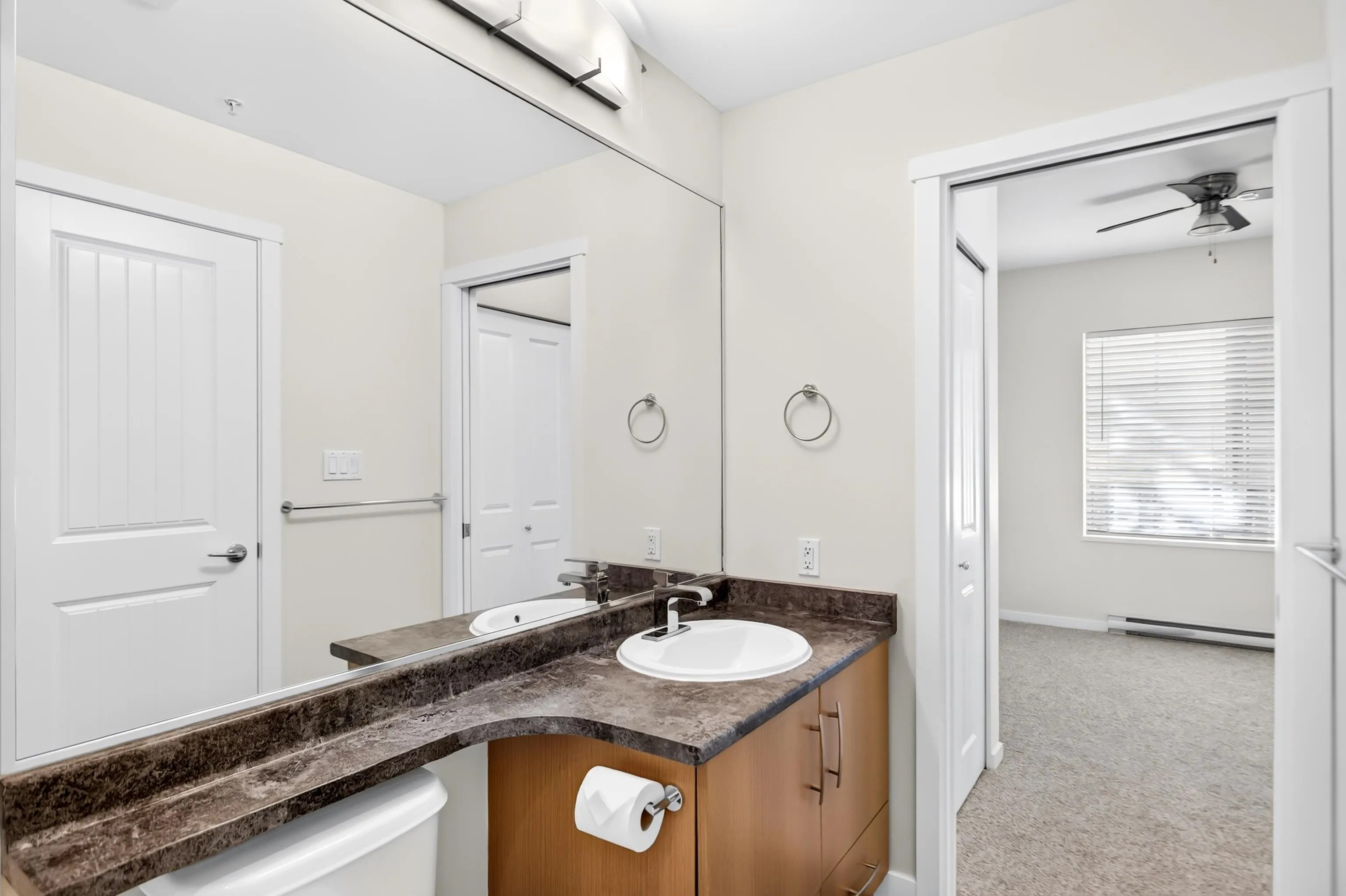 22290 North Avenue #210