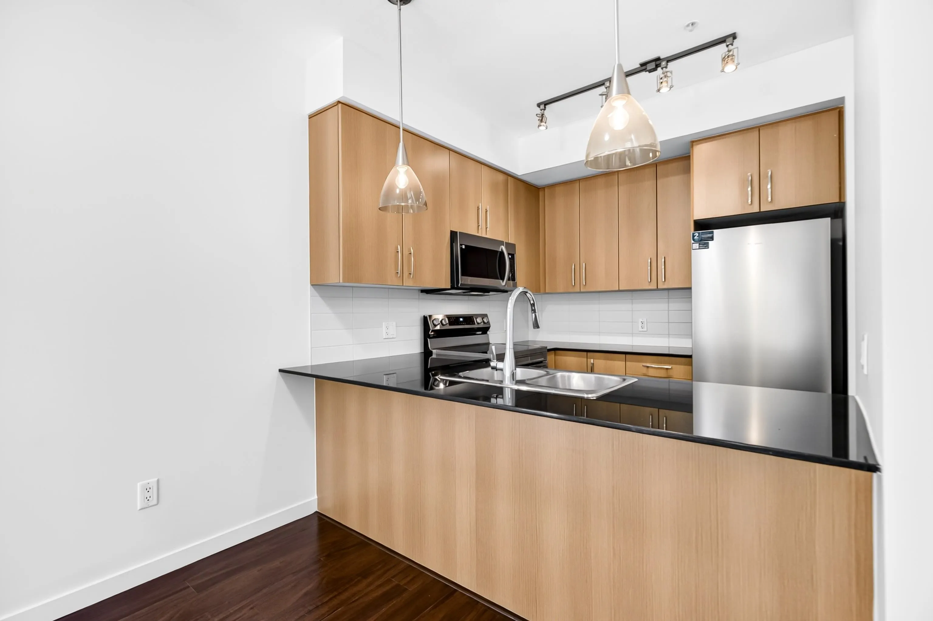 22290 North Avenue #210