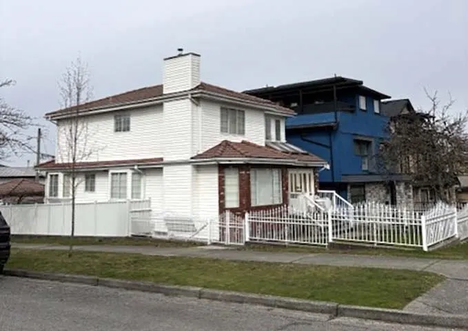 5095 Nanaimo Street