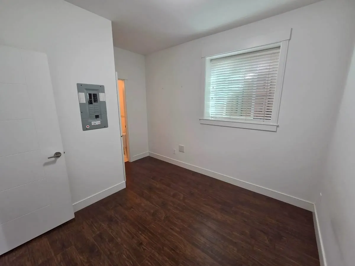 726 Delestre Avenue #Lower