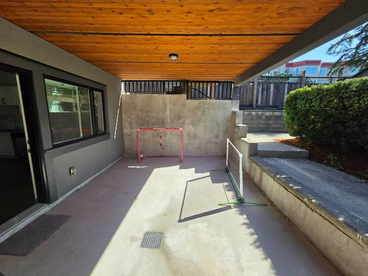 726 Delestre Avenue #Lower