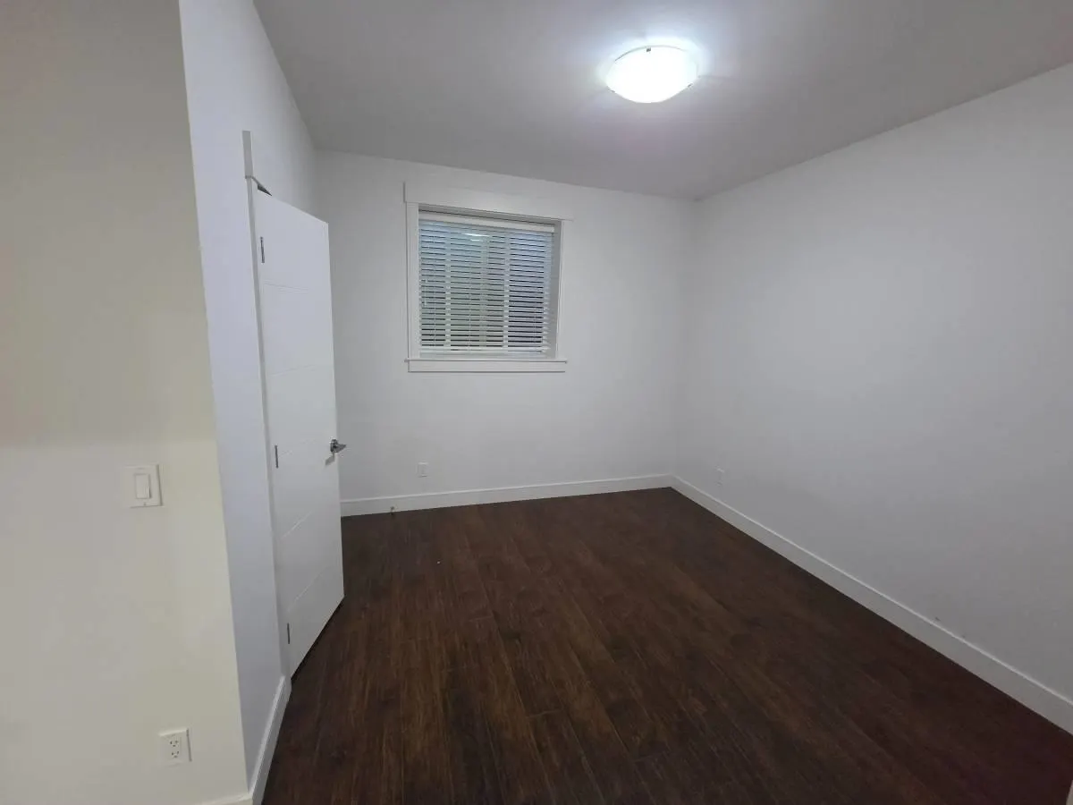 726 Delestre Avenue #Lower