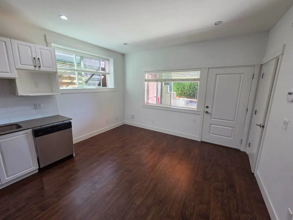 726 Delestre Avenue #Lower