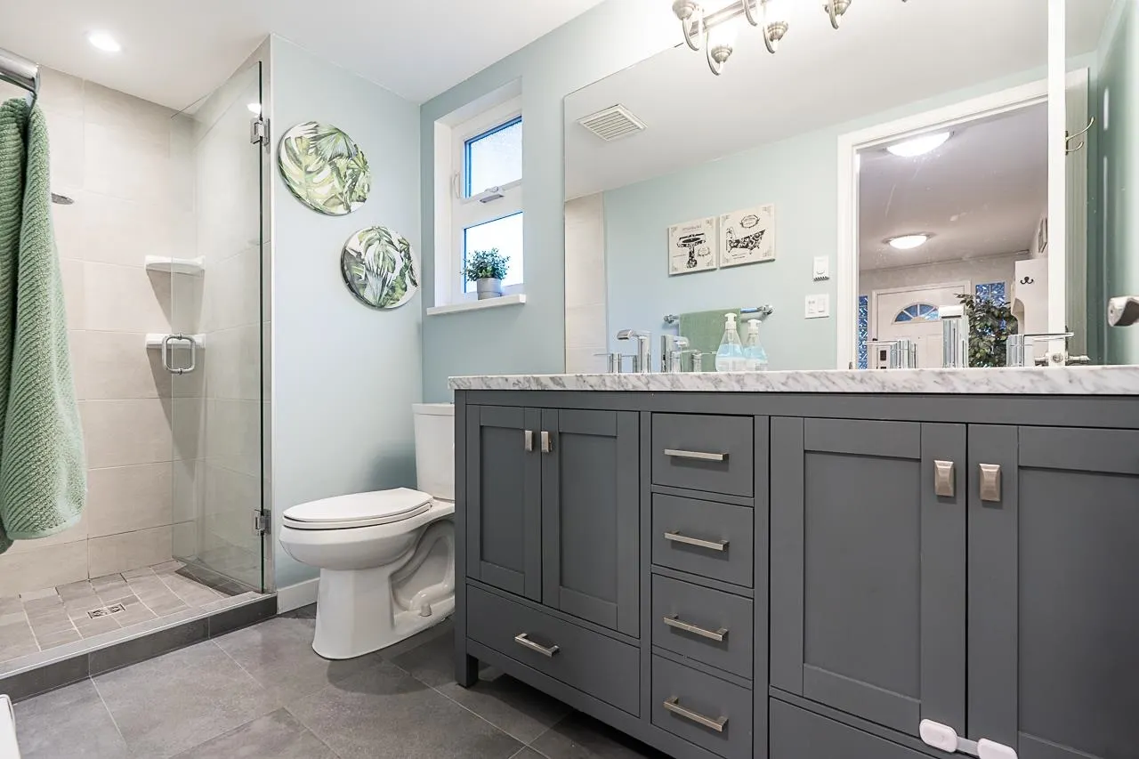5501 Ladner Trunk Road #3