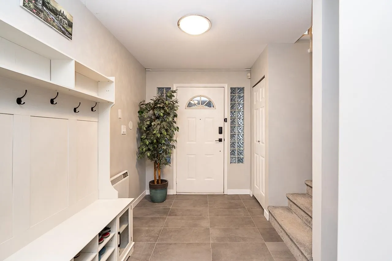 5501 Ladner Trunk Road #3