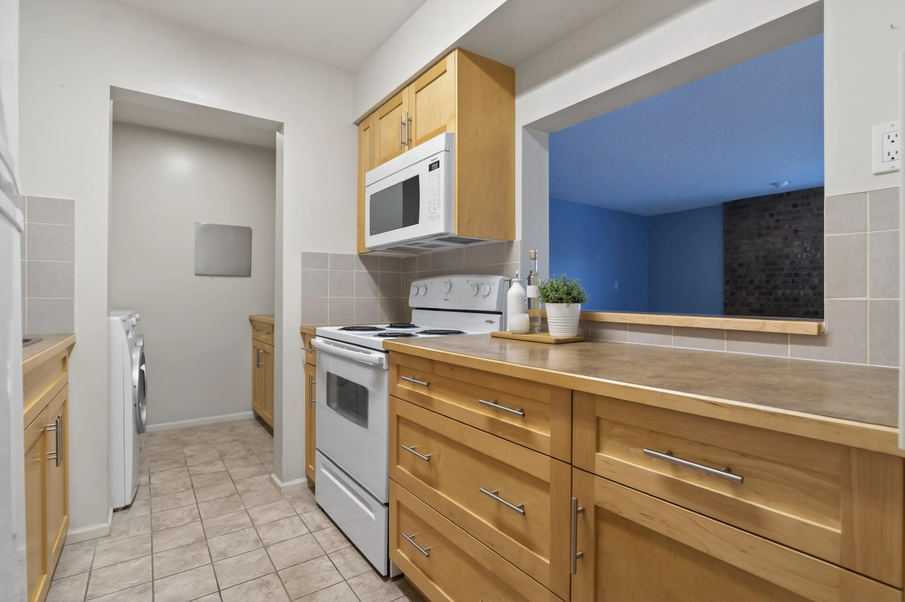 1410 Blackwood Street #203