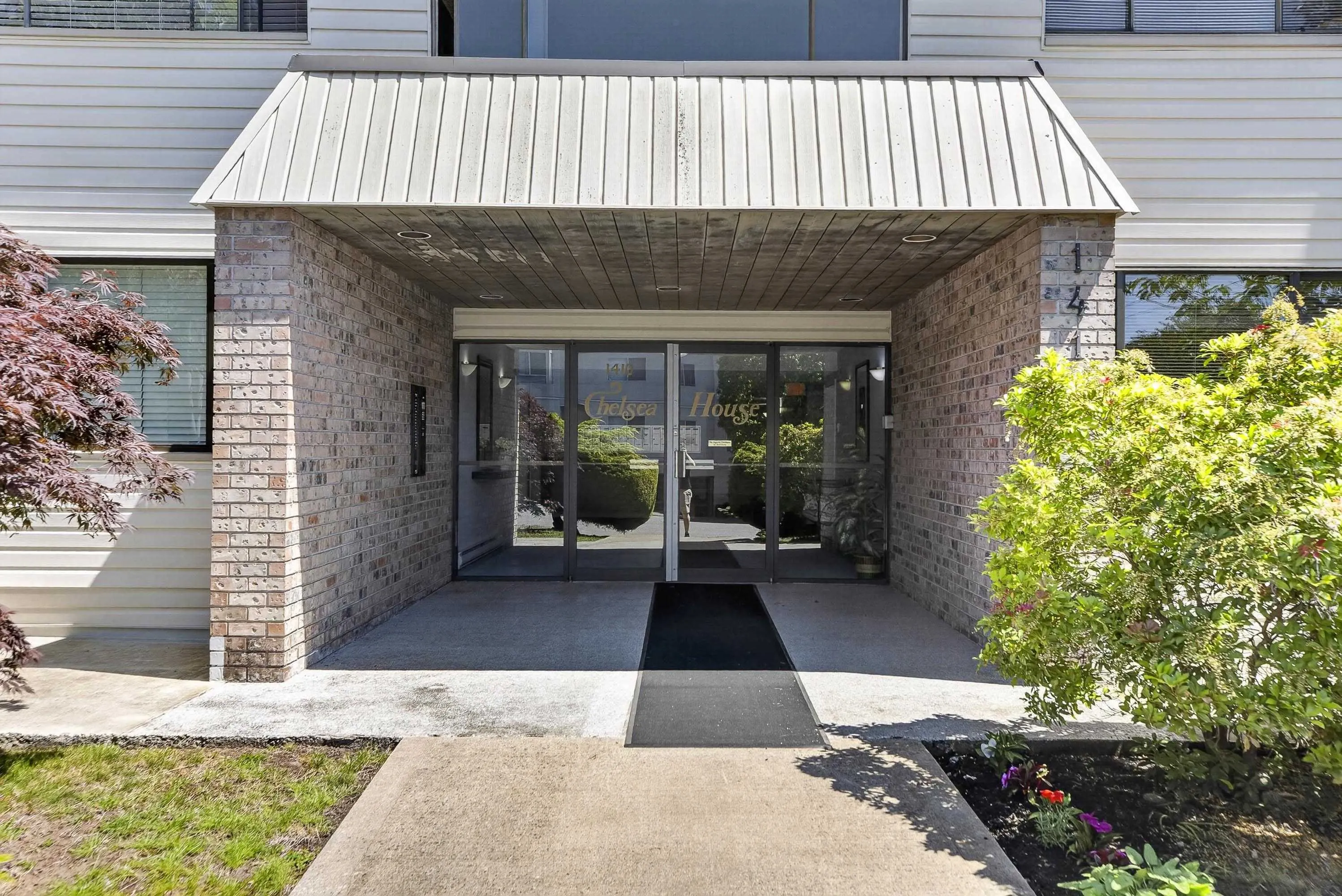 1410 Blackwood Street #203