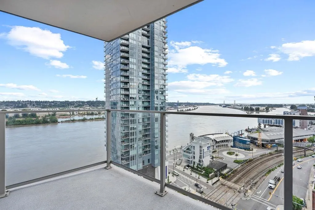 668 Columbia Street #1811