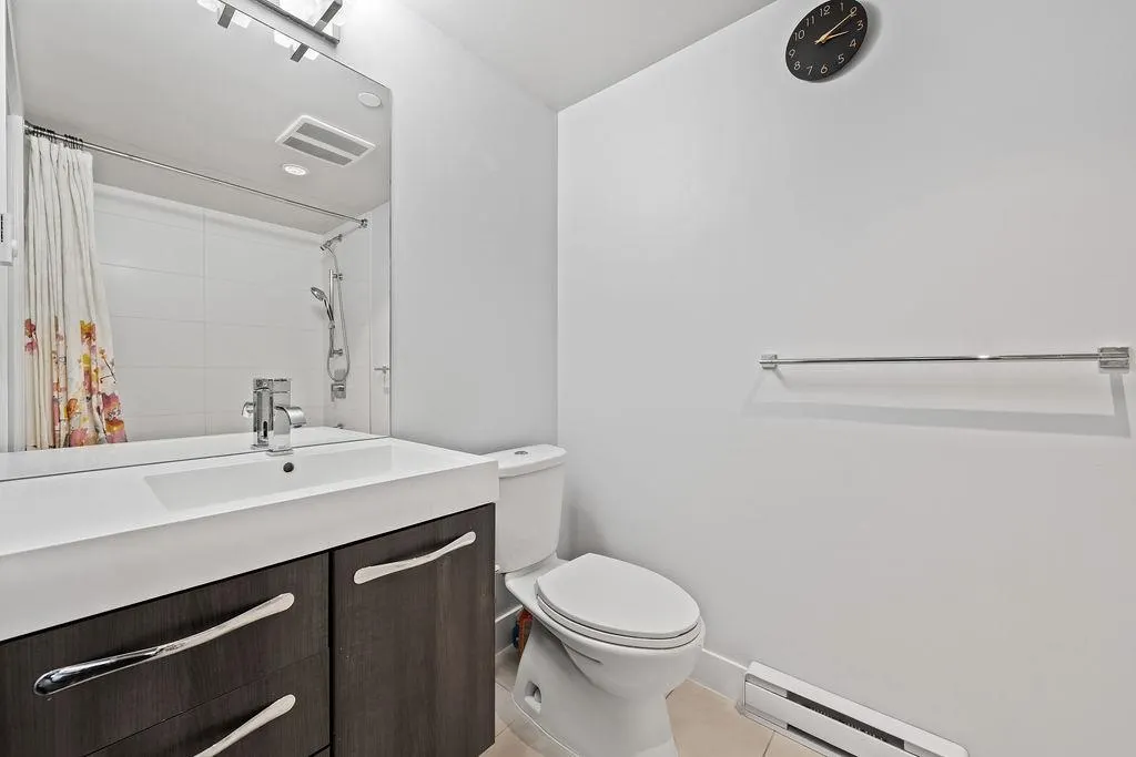 668 Columbia Street #1811