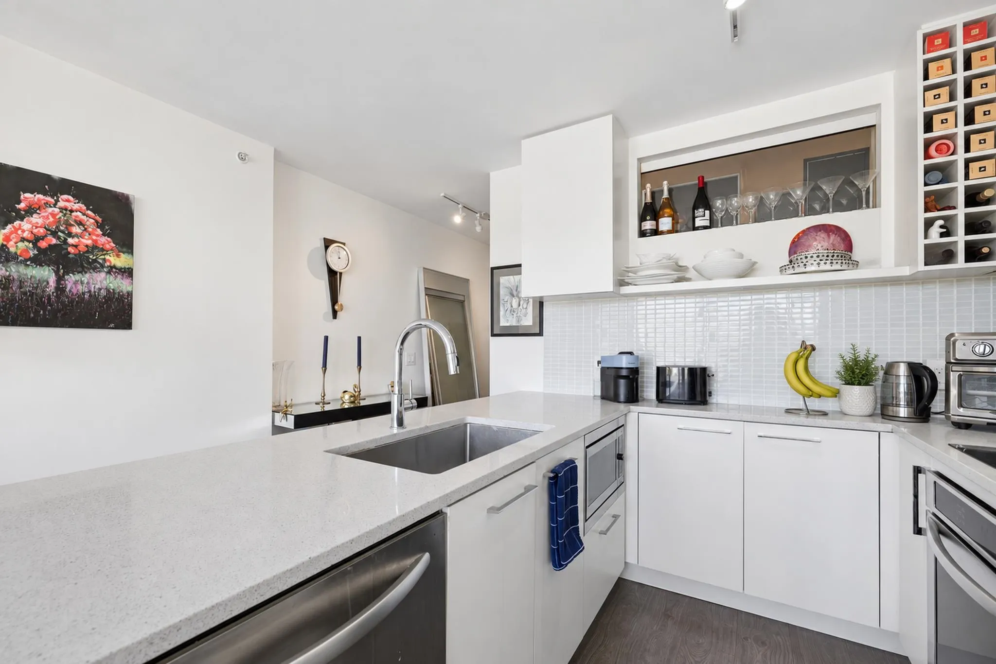 668 Columbia Street #1704