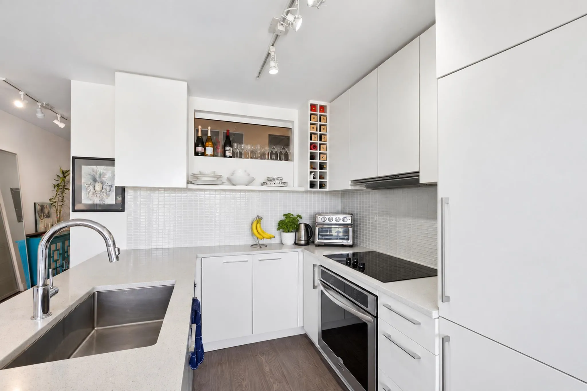 668 Columbia Street #1704