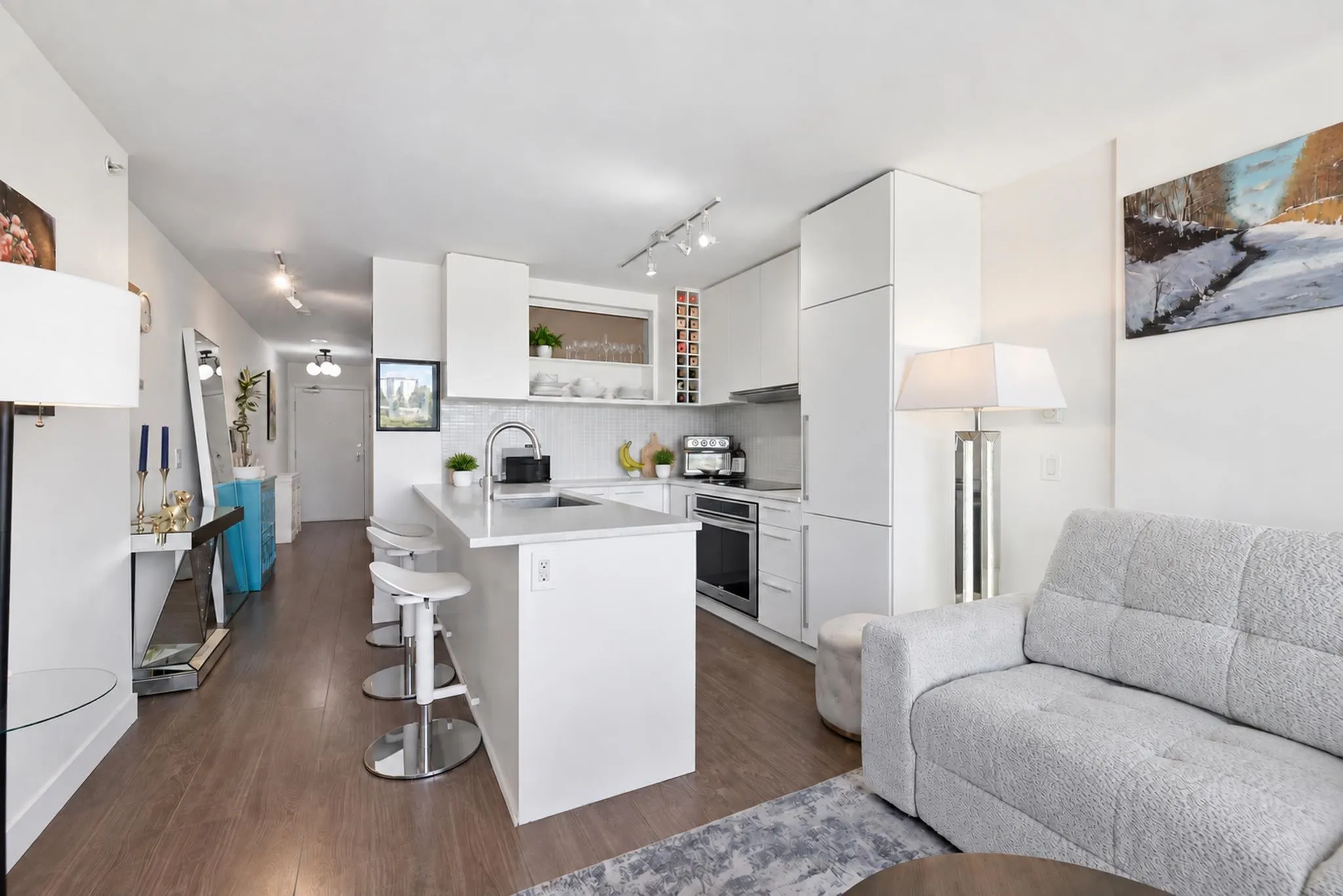 668 Columbia Street #1704