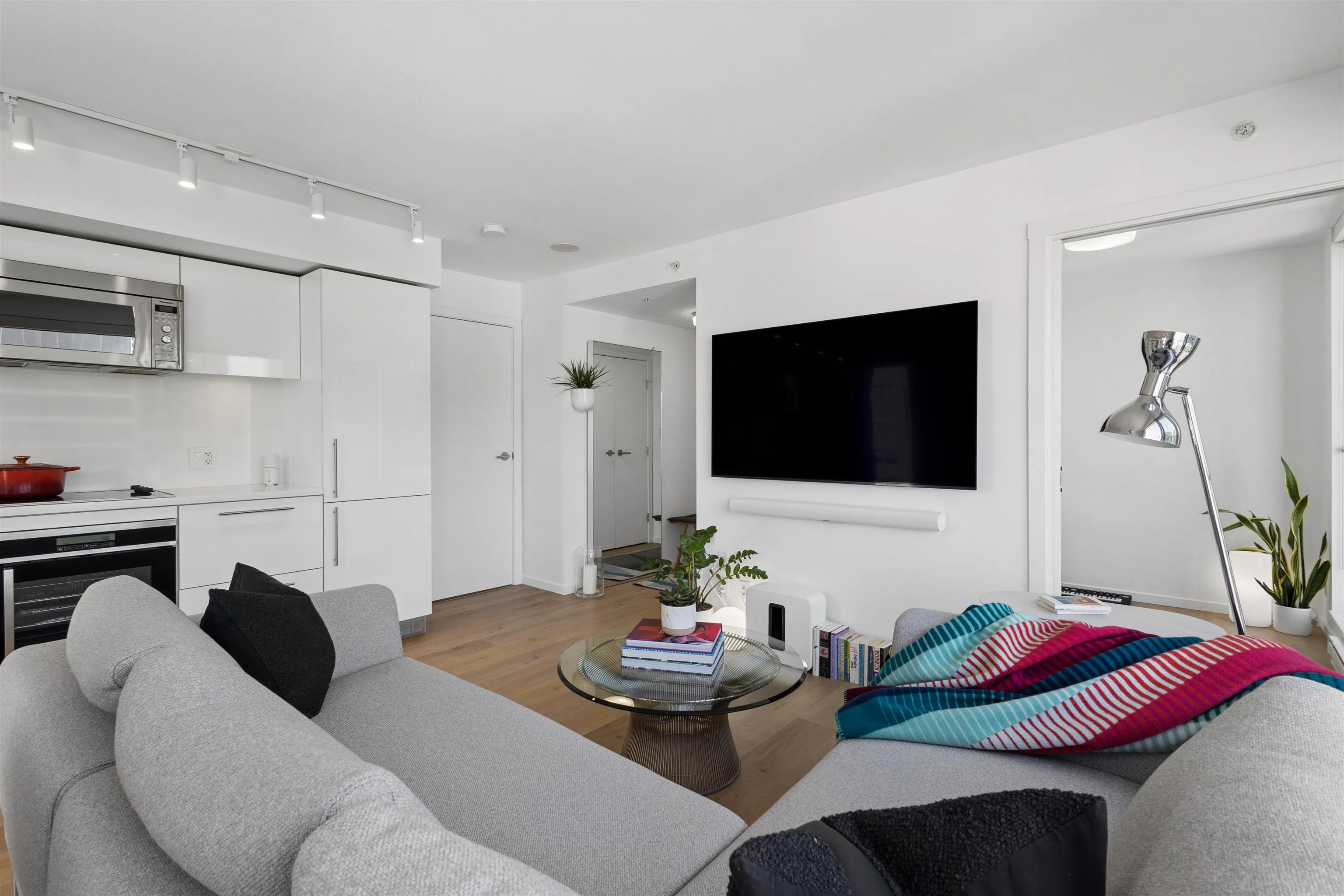 999 Seymour Street #1808