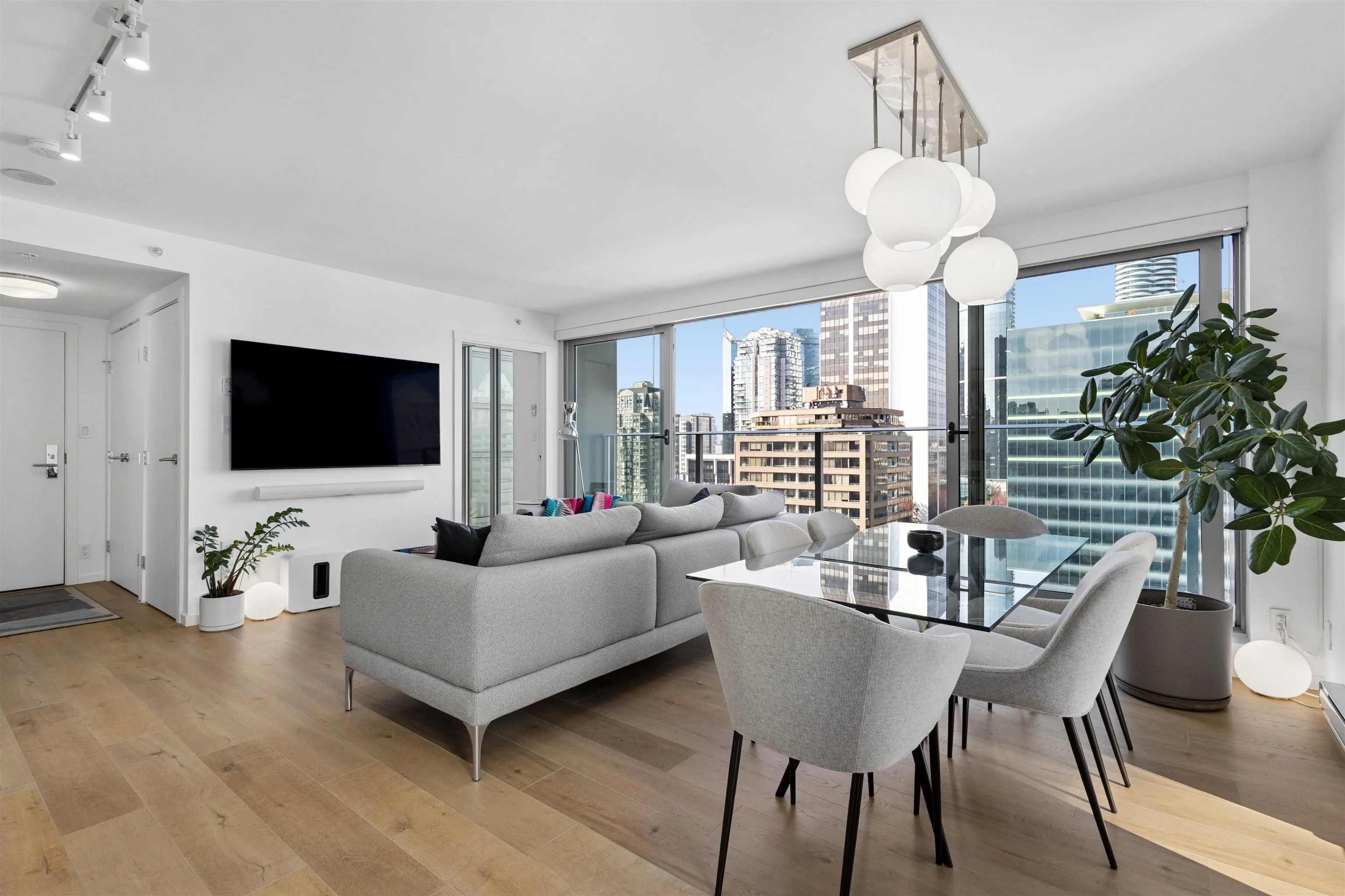 999 Seymour Street #1808