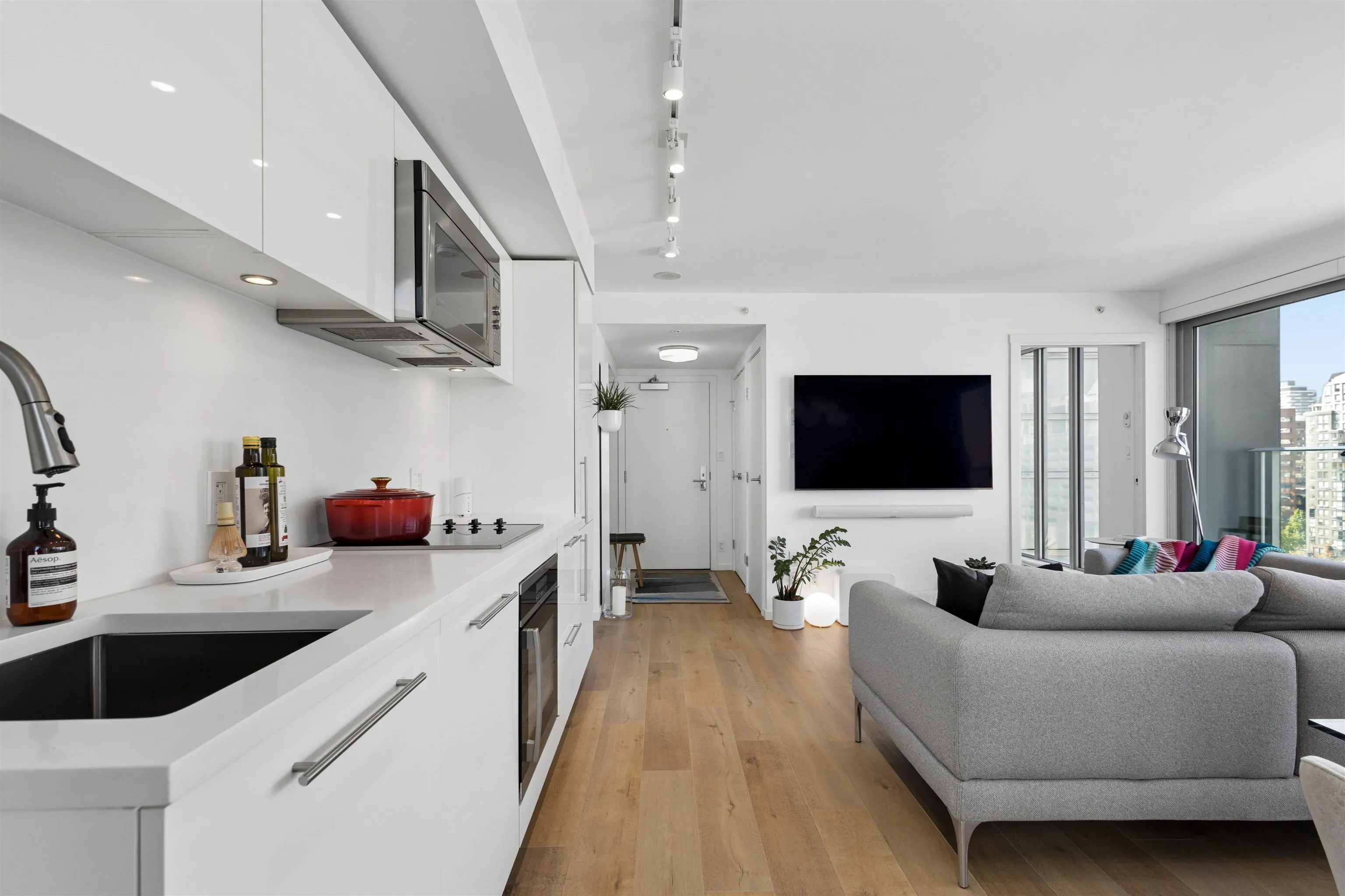 999 Seymour Street #1808