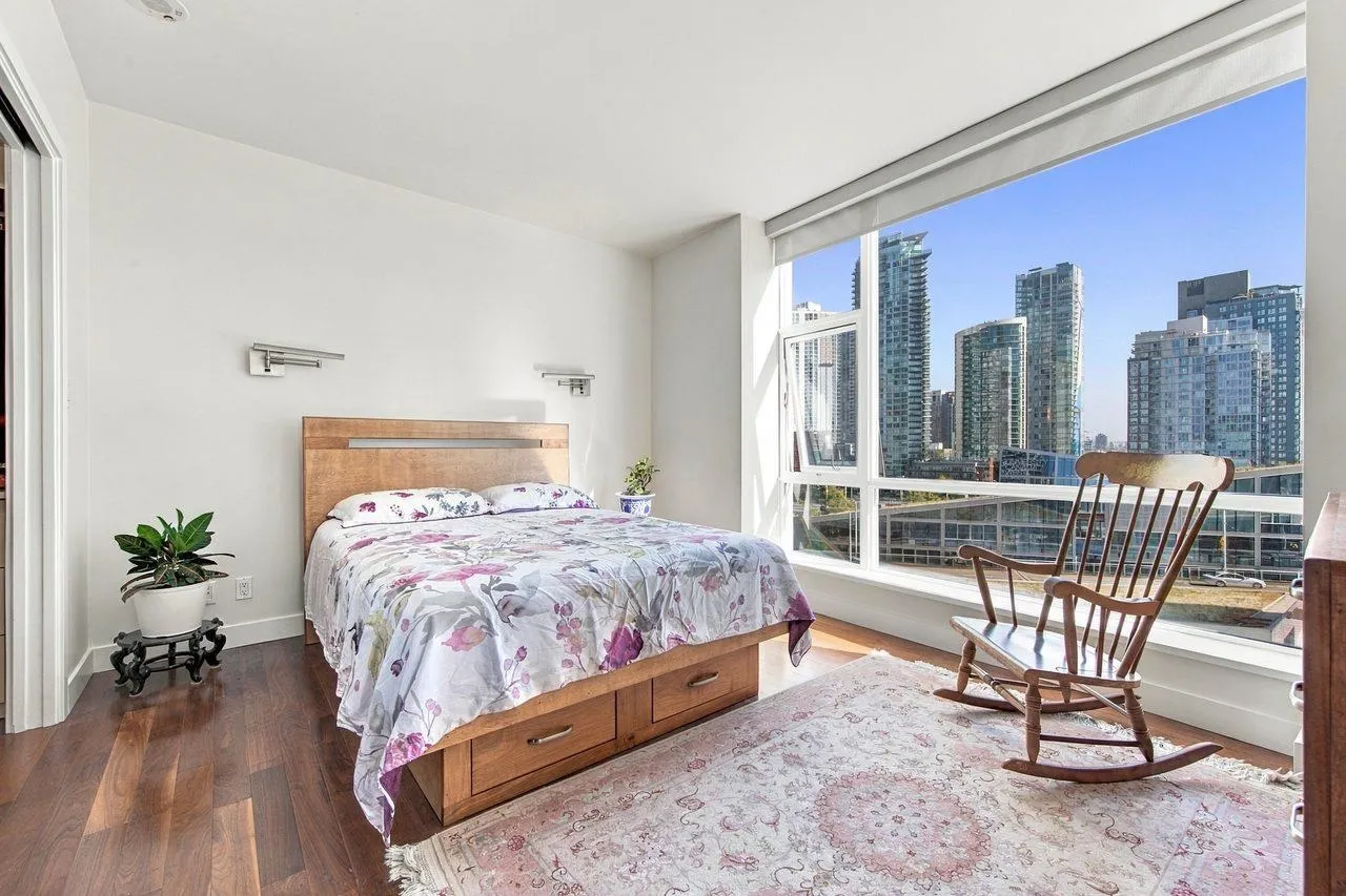 1455 Howe Street #1004