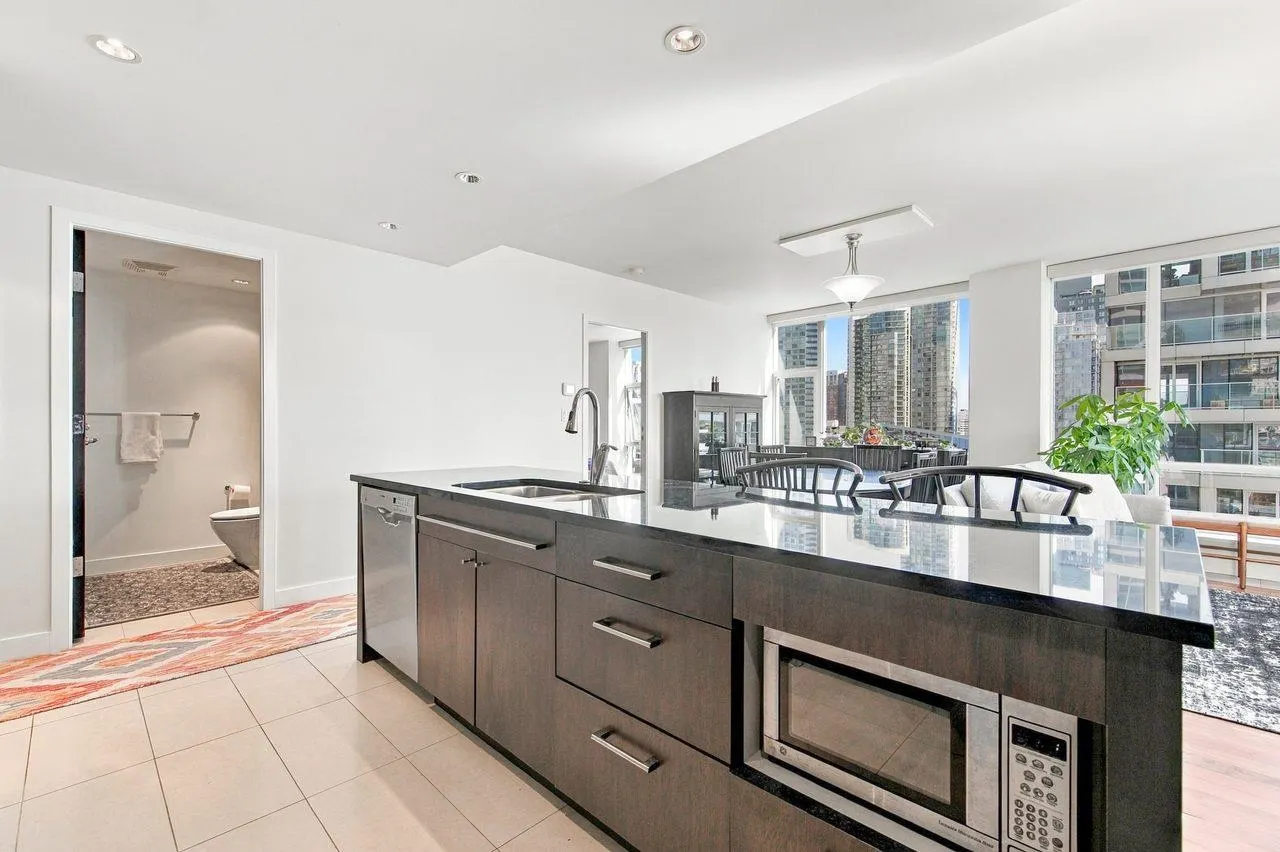 1455 Howe Street #1004