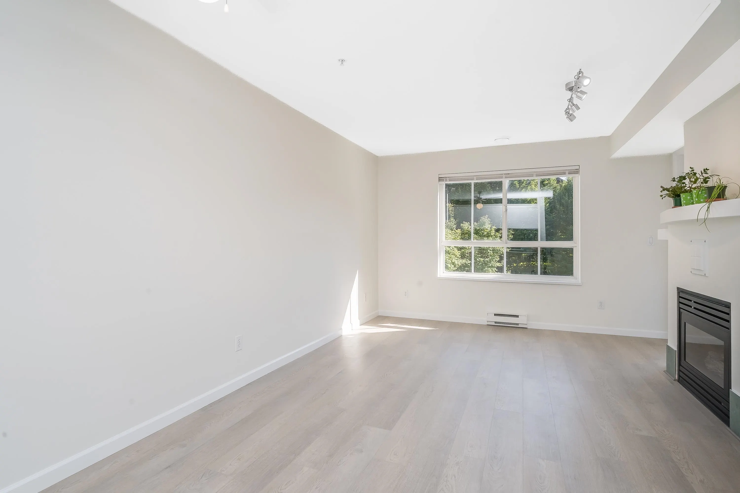 19750 64 Avenue #213