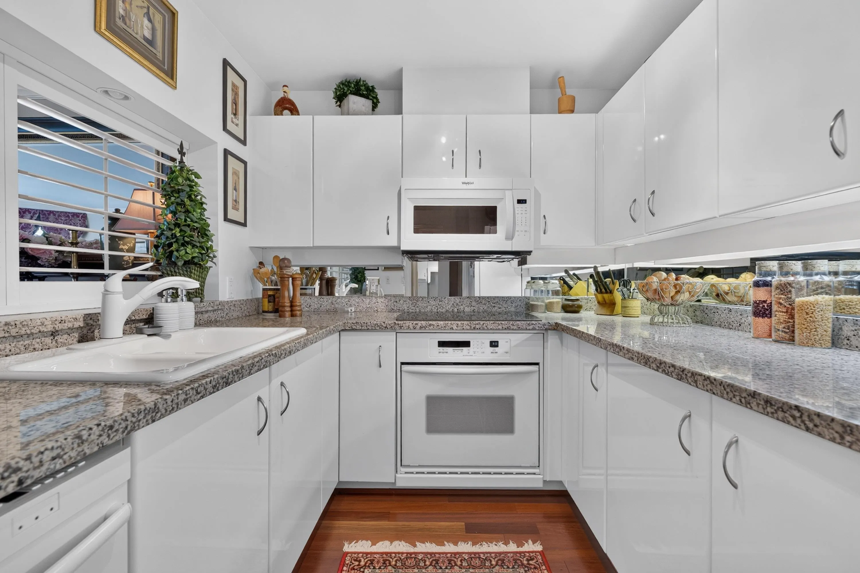 1600 Hornby Street #804