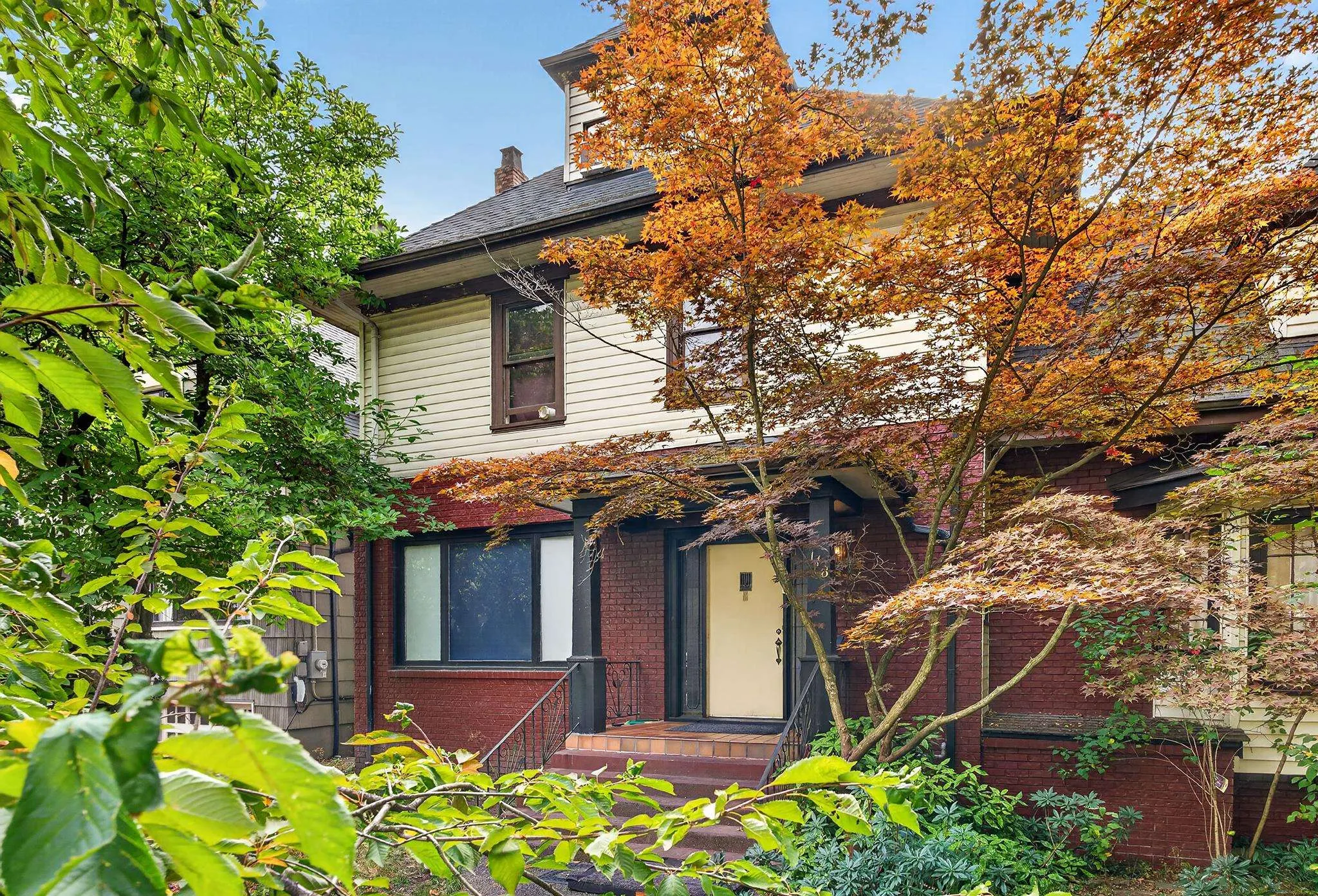 118 Queens Avenue