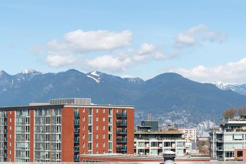 205 E 10th Avenue #208