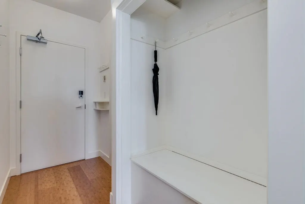 205 E 10th Avenue #208