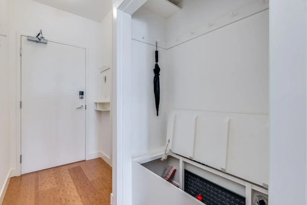 205 E 10th Avenue #208